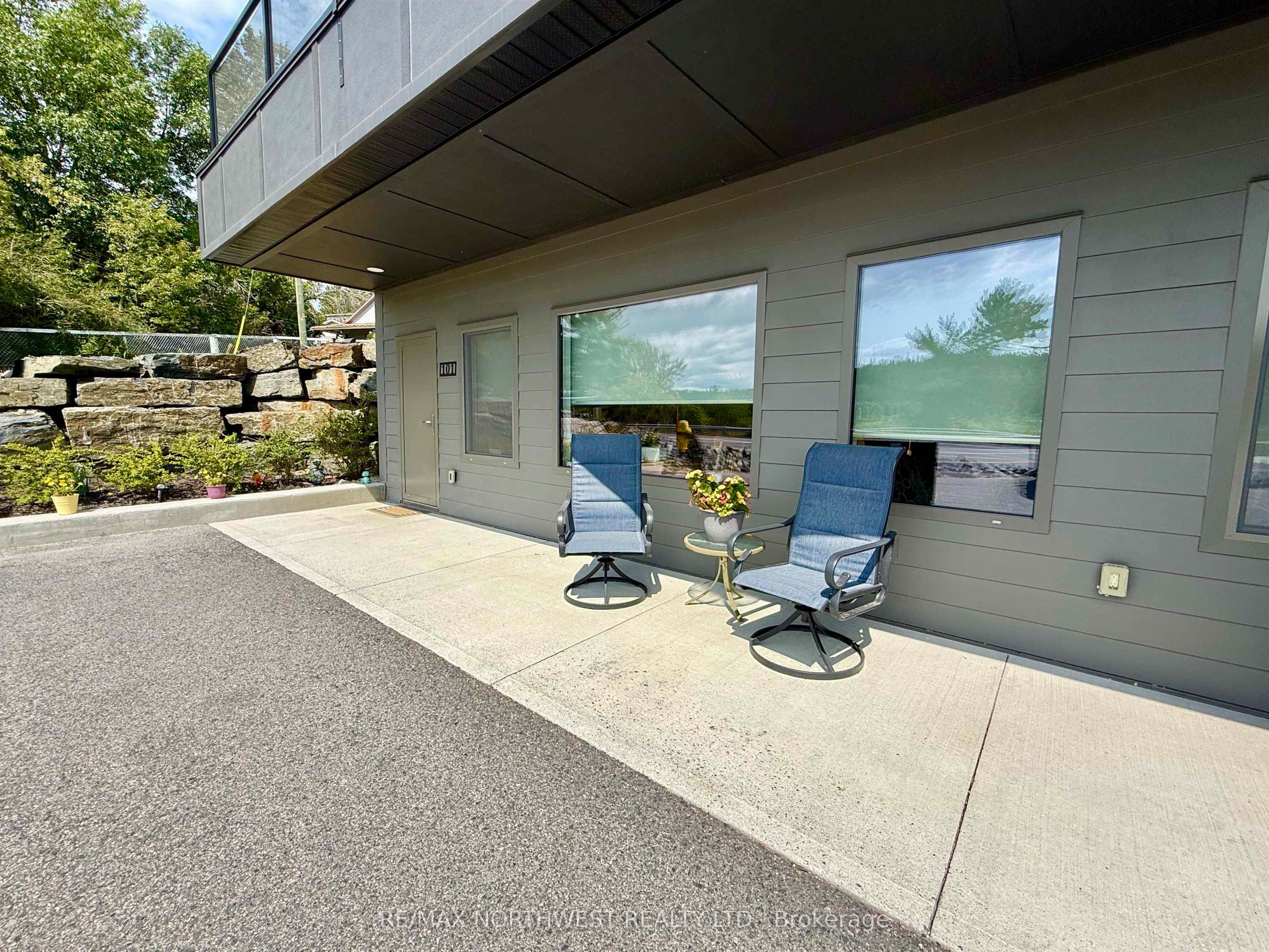 561 Veterans Drive 101, Kenora, ON P9N 2Z3 photo 3