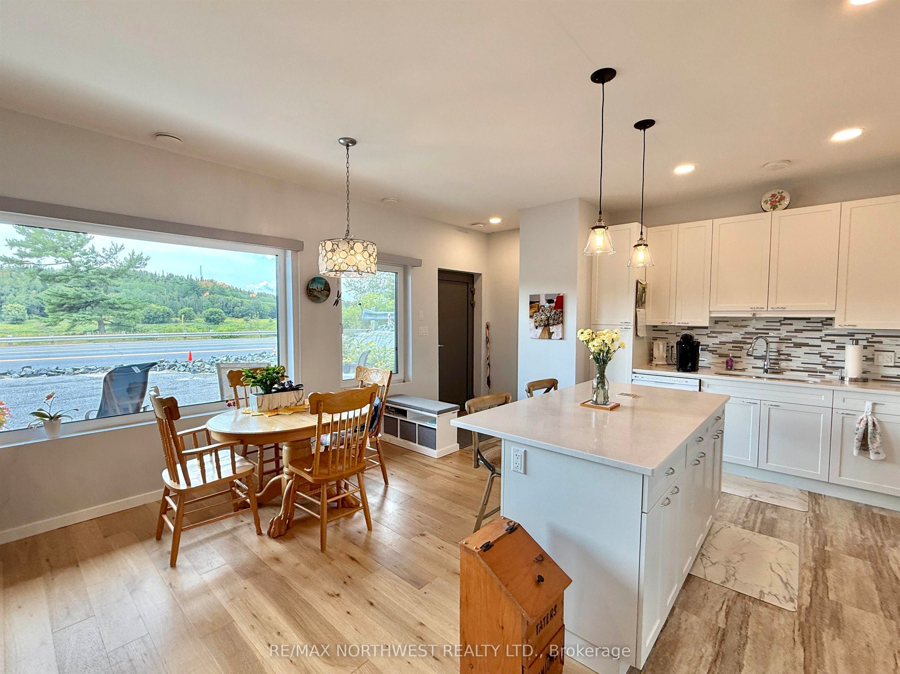 561 Veterans Drive 101, Kenora, ON P9N 2Z3 photo 5