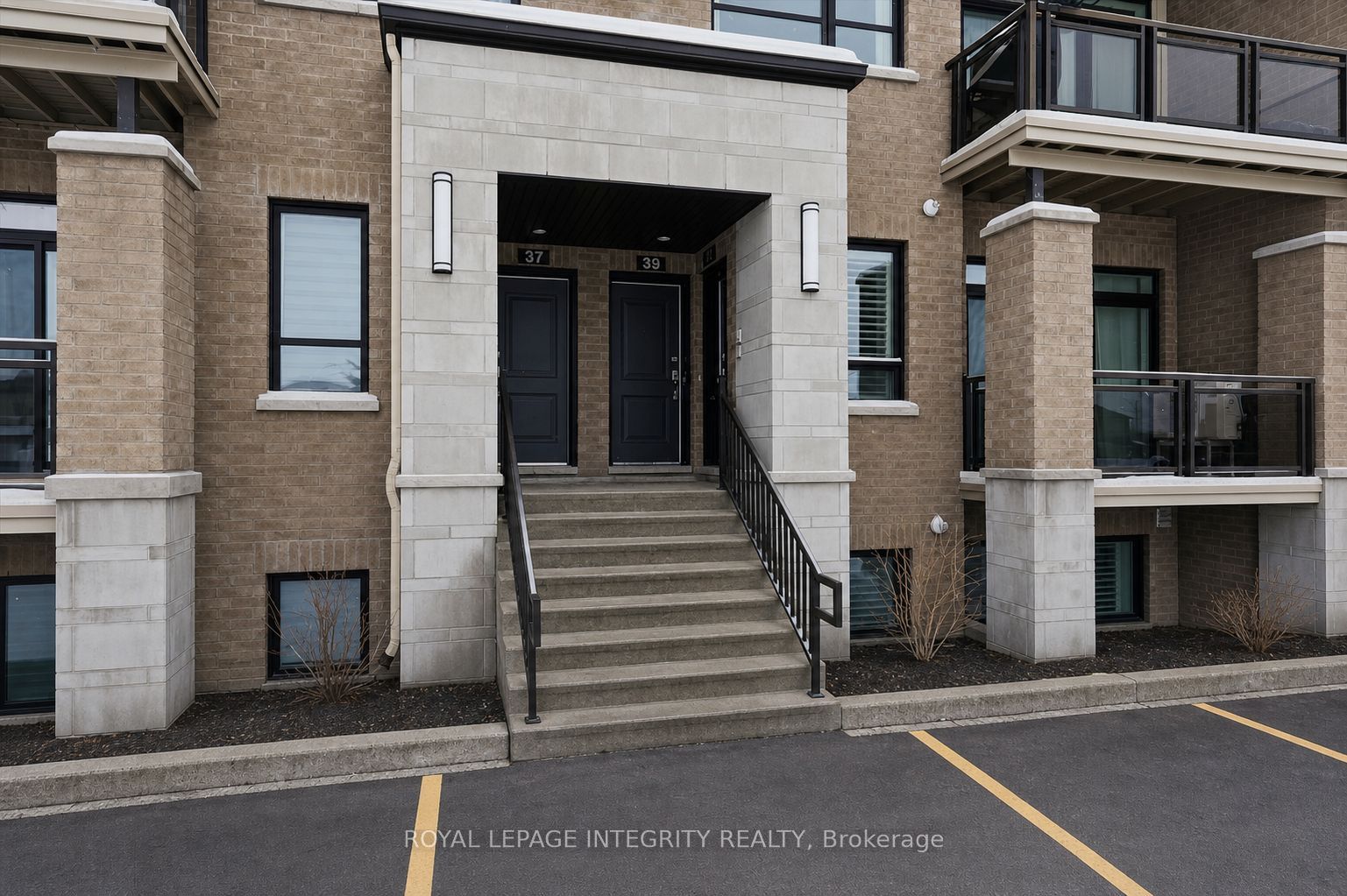 41 Carabiner Private, Orleans - Convent Glen and Area, ON K1W 0L7 photo 2