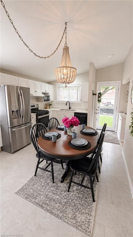 241 Thorner Drive, Hamilton, ON L8V 2M6 photo 4
