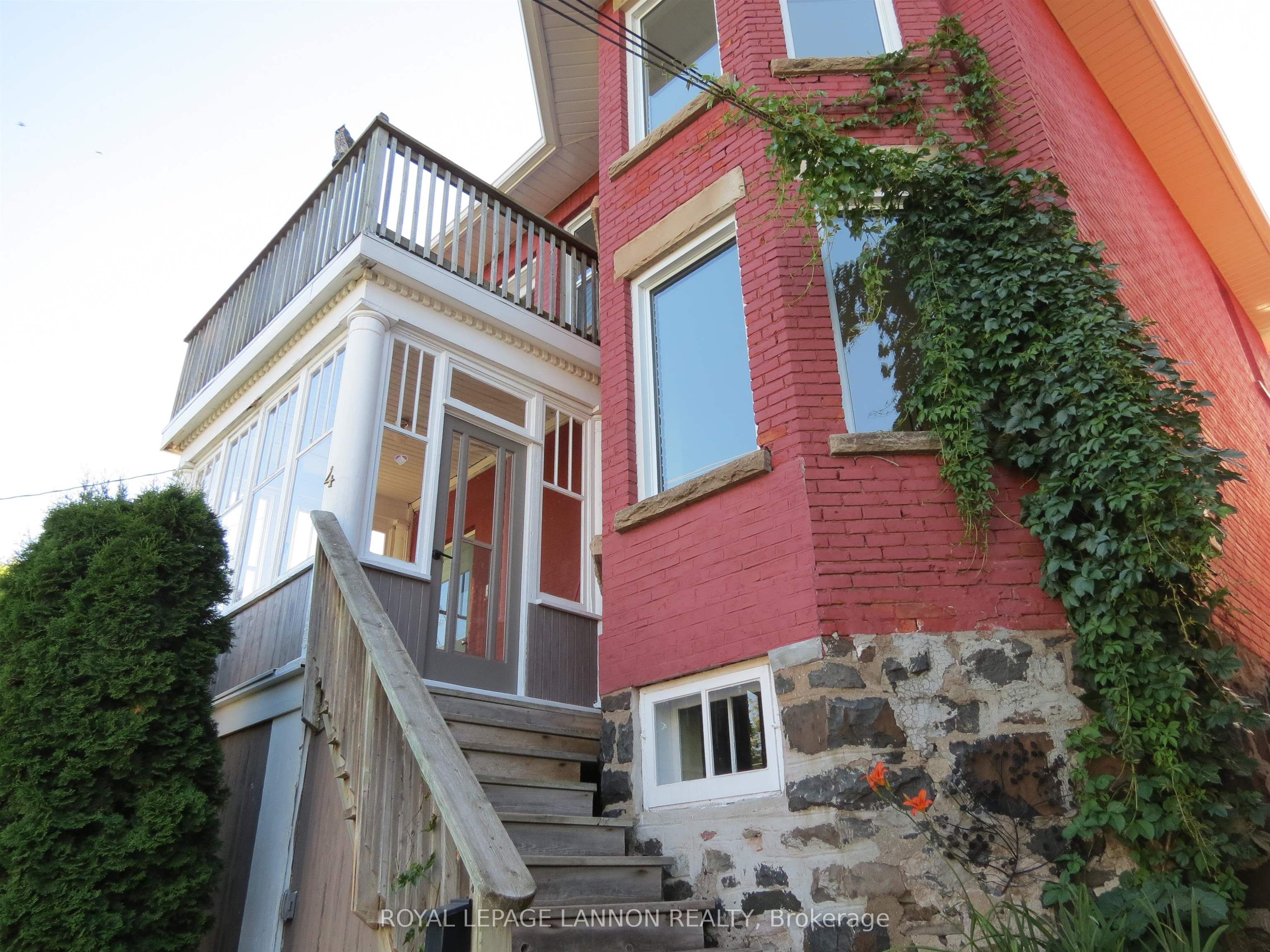 4 Crown Street, Thunder Bay, ON P7B 3J6 photo 3
