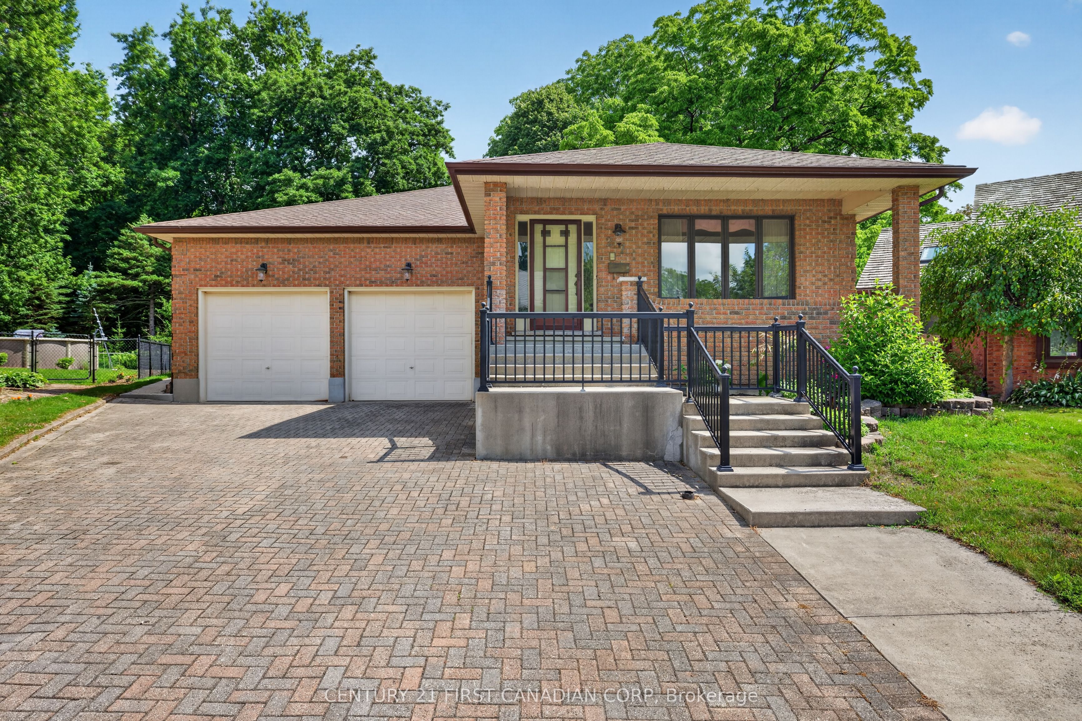27 Stirrup Court, London North, ON N6G 3T8 photo 3