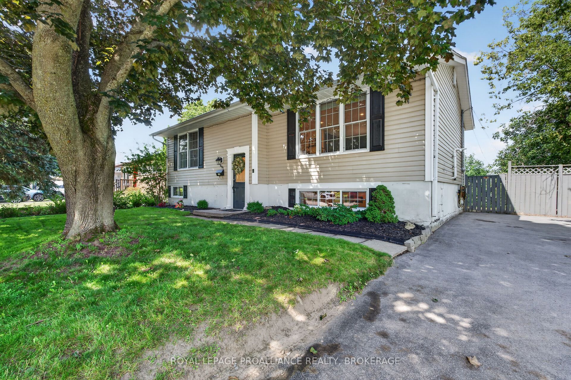 691 Aylmer Crescent, Kingston, ON K7M 6L7 photo 2
