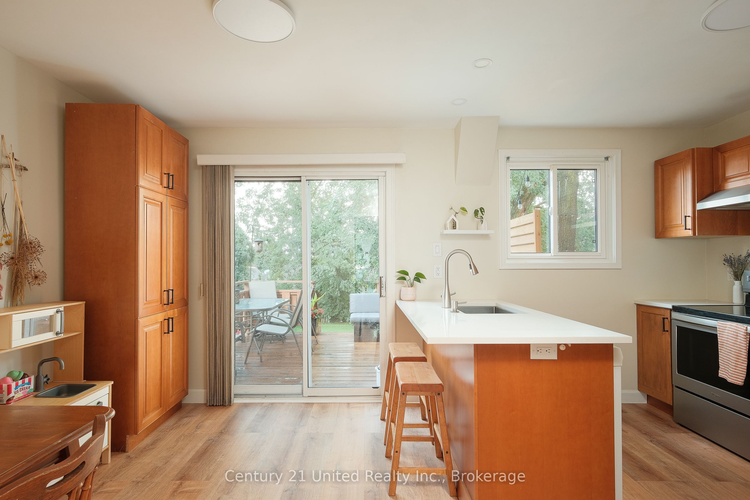922 Webber Avenue, Peterborough, ON K9J 5Y1 photo 5
