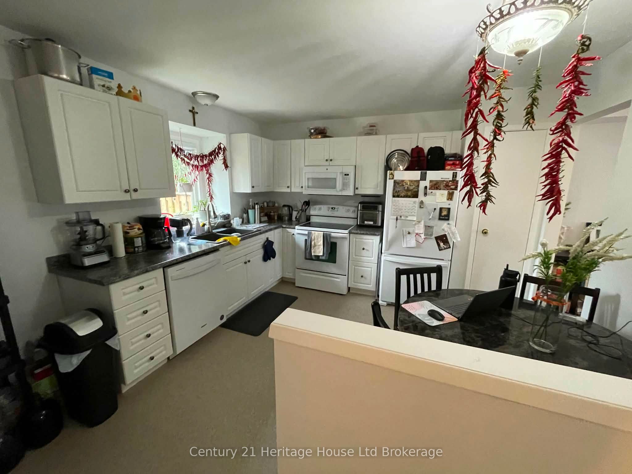 255 Lansdowne Avenue W 2, Woodstock, ON N4T 1N6 photo 2