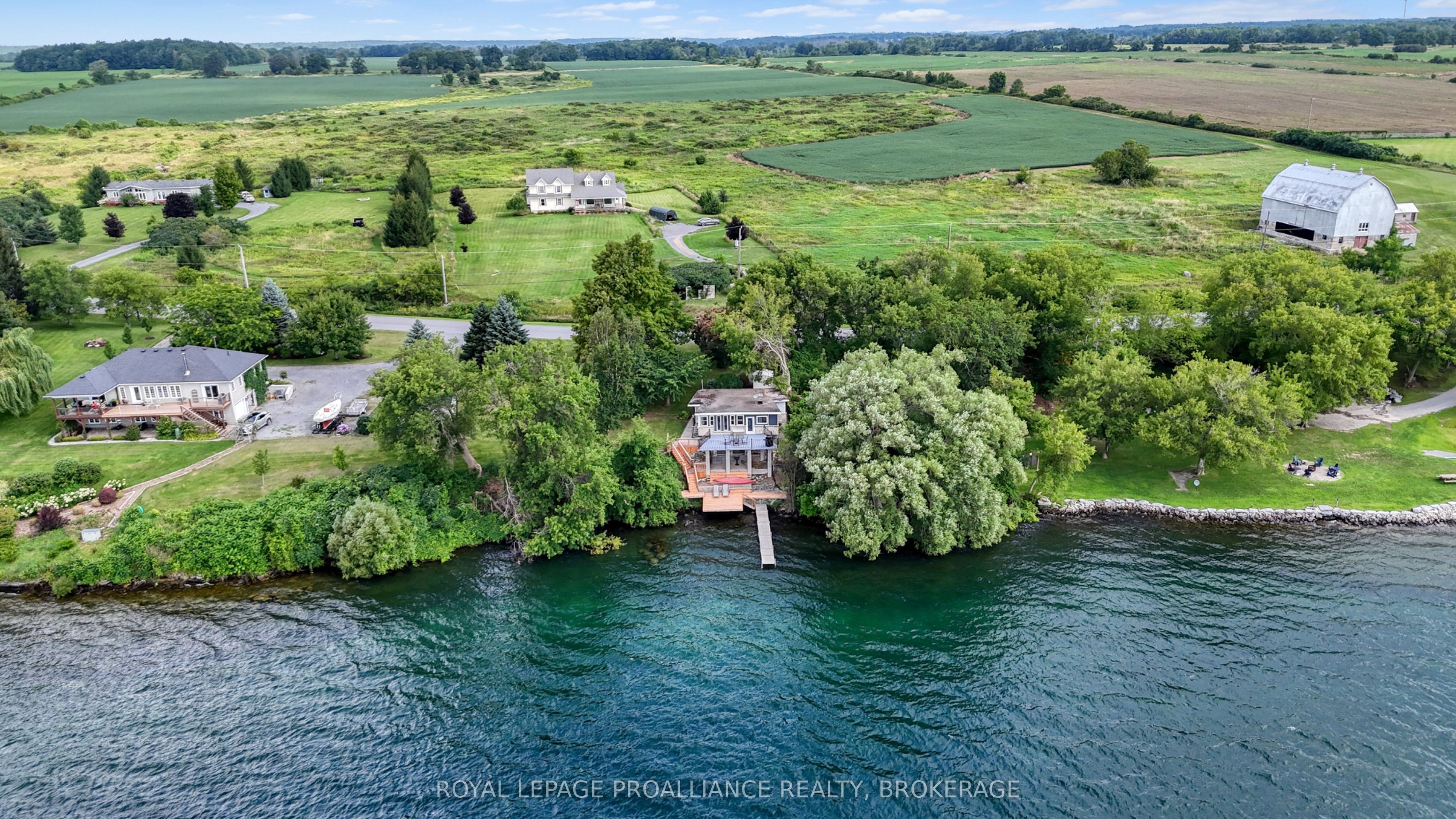 790 Howe Island Drive, Frontenac Islands, ON K7G 2V6