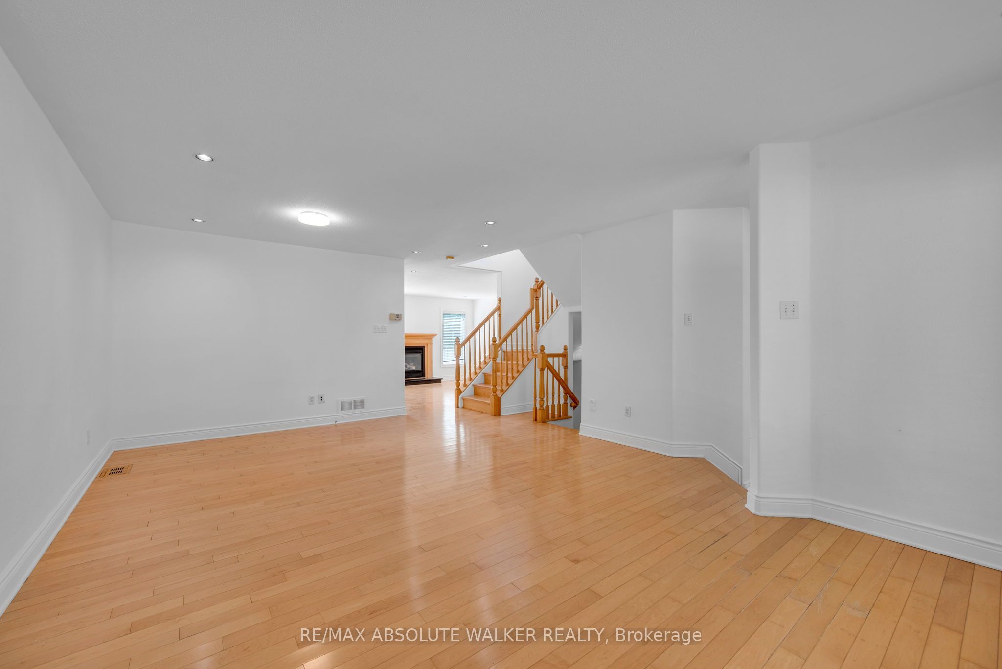 2269 Sandman Crescent, Orleans - Cumberland and Area, ON K4A 4V7 photo 4