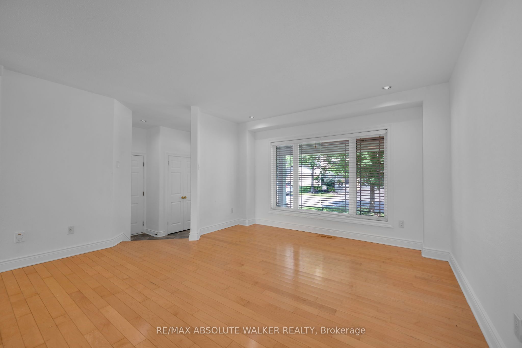 2269 Sandman Crescent, Orleans - Cumberland and Area, ON K4A 4V7 photo 5