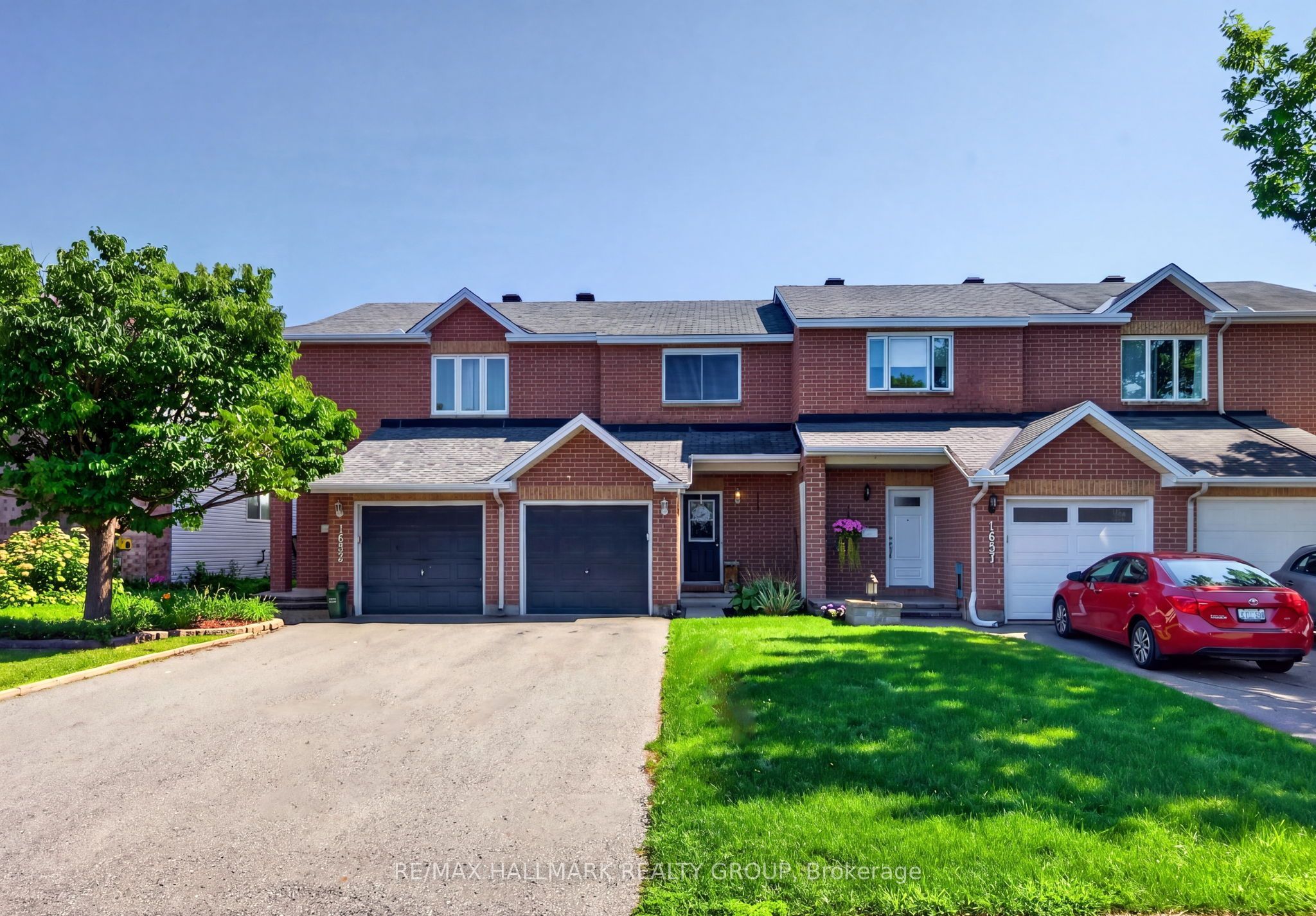 1655 Greywood Drive, Orleans - Convent Glen and Area, ON K1C 7L9 photo 2