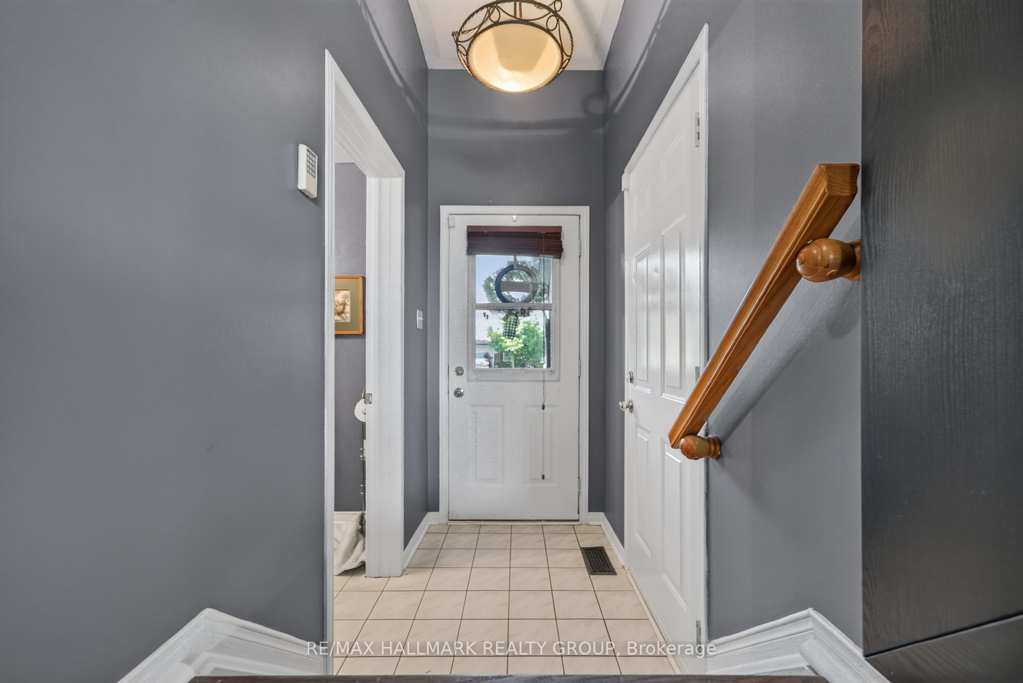 1655 Greywood Drive, Orleans - Convent Glen and Area, ON K1C 7L9 photo 3