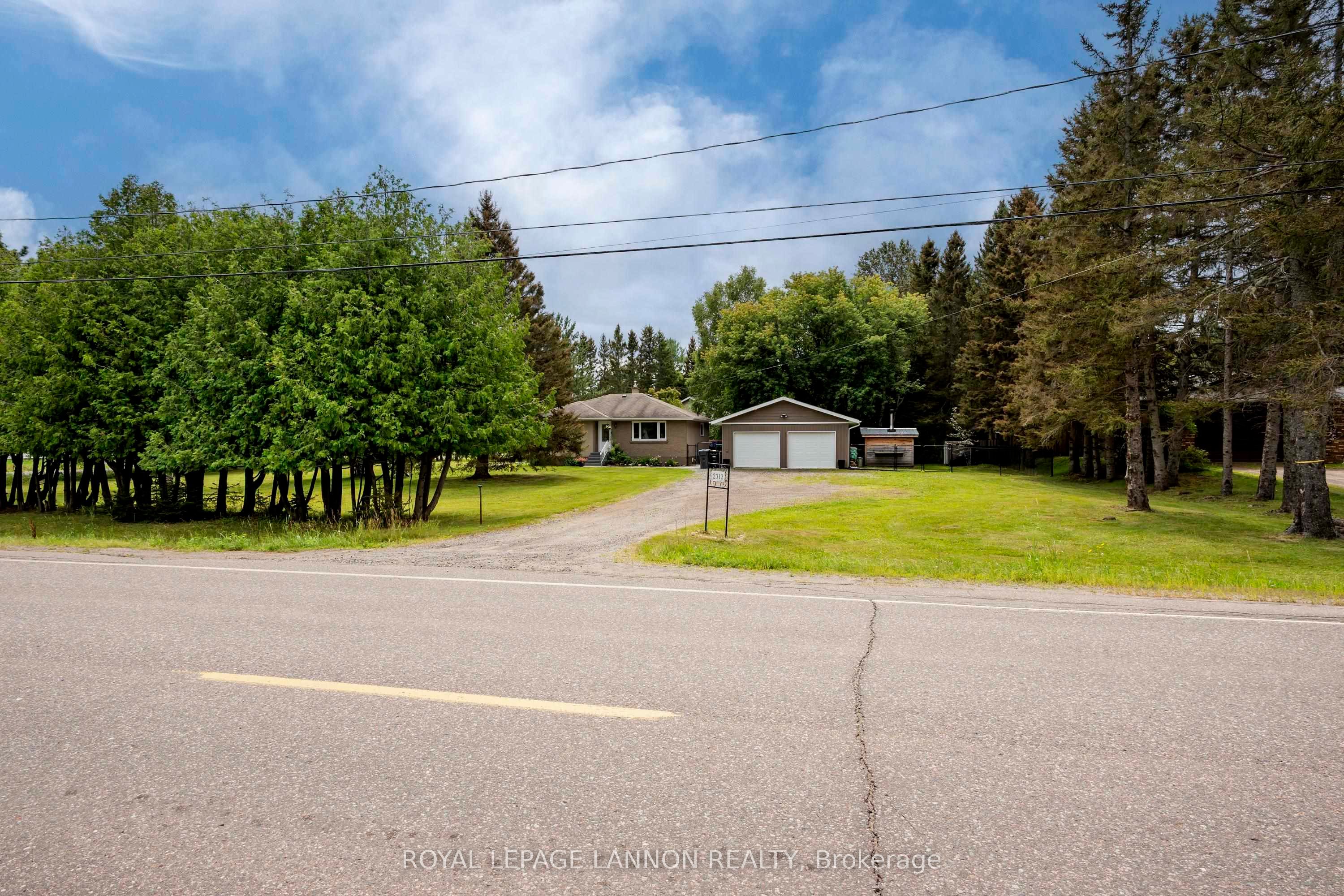 2312 Rosslyn Road, Thunder Bay, ON P7K 1G7 photo 2