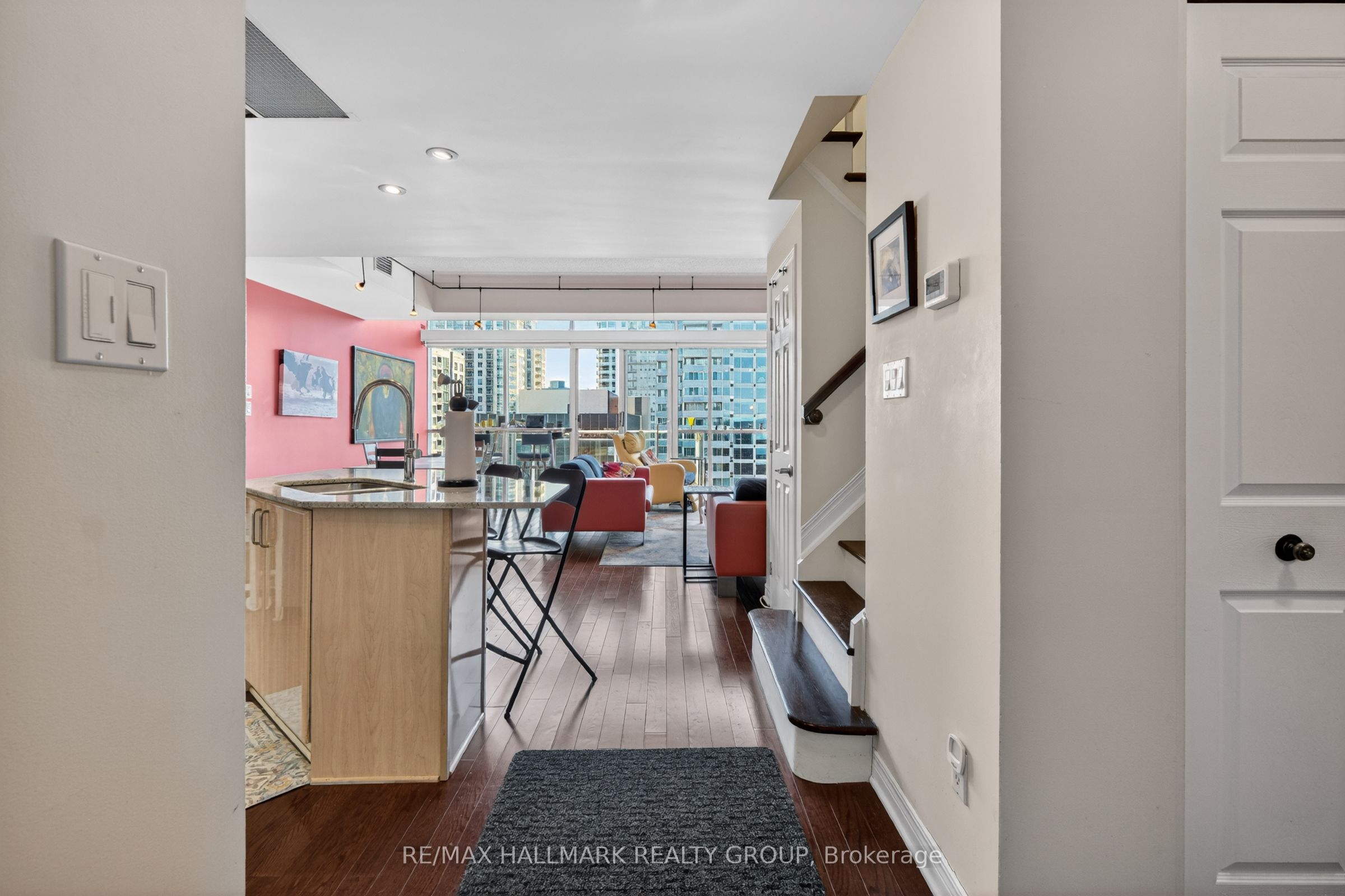 134 York Street PH01, Lower Town - Sandy Hill, ON K1N 1K8 photo 4