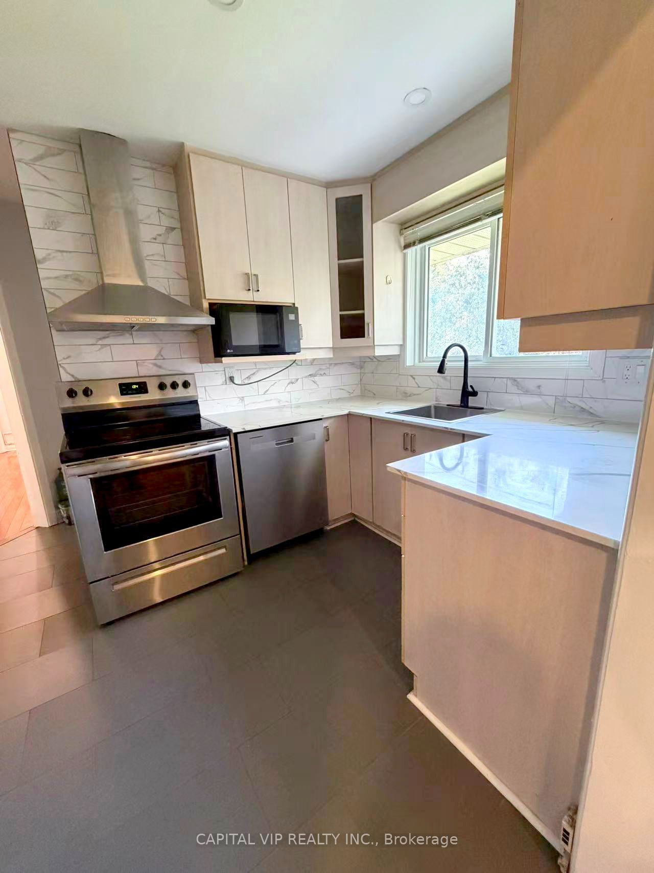 94 David Drive, Meadowlands - Crestview and Area, ON K2G 2N5 photo 3