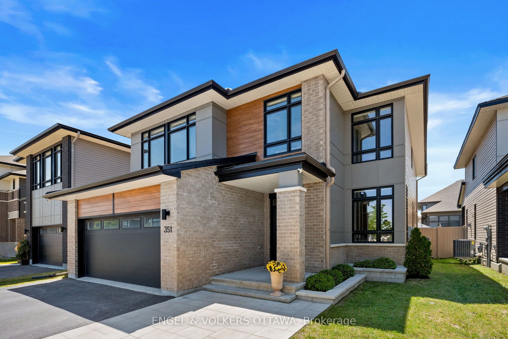 351 Shuttleworth Drive, Leitrim, ON K1T 0T6