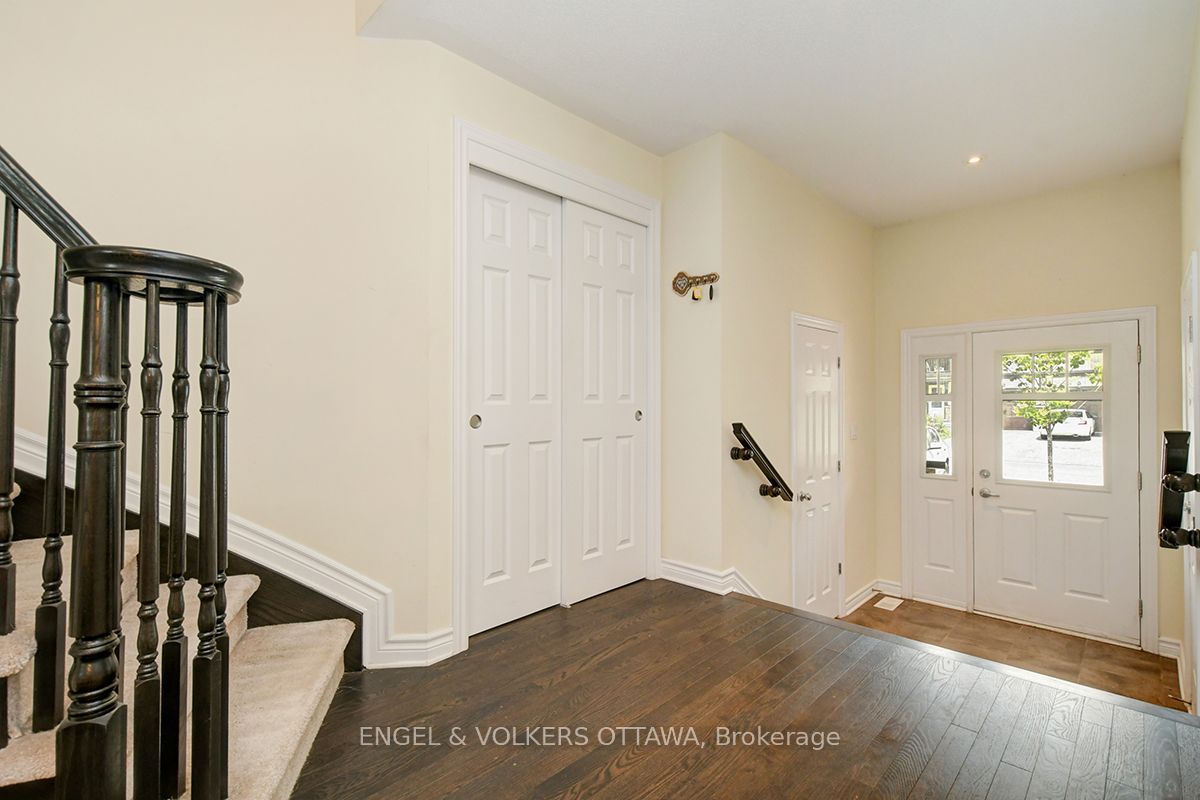 561 Petrichor Crescent, Orleans - Cumberland and Area, ON K4A 0Y4 photo 2