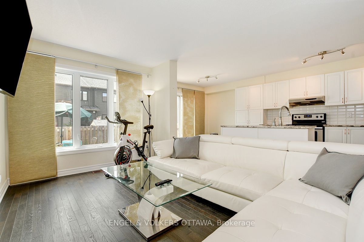 561 Petrichor Crescent, Orleans - Cumberland and Area, ON K4A 0Y4 photo 3