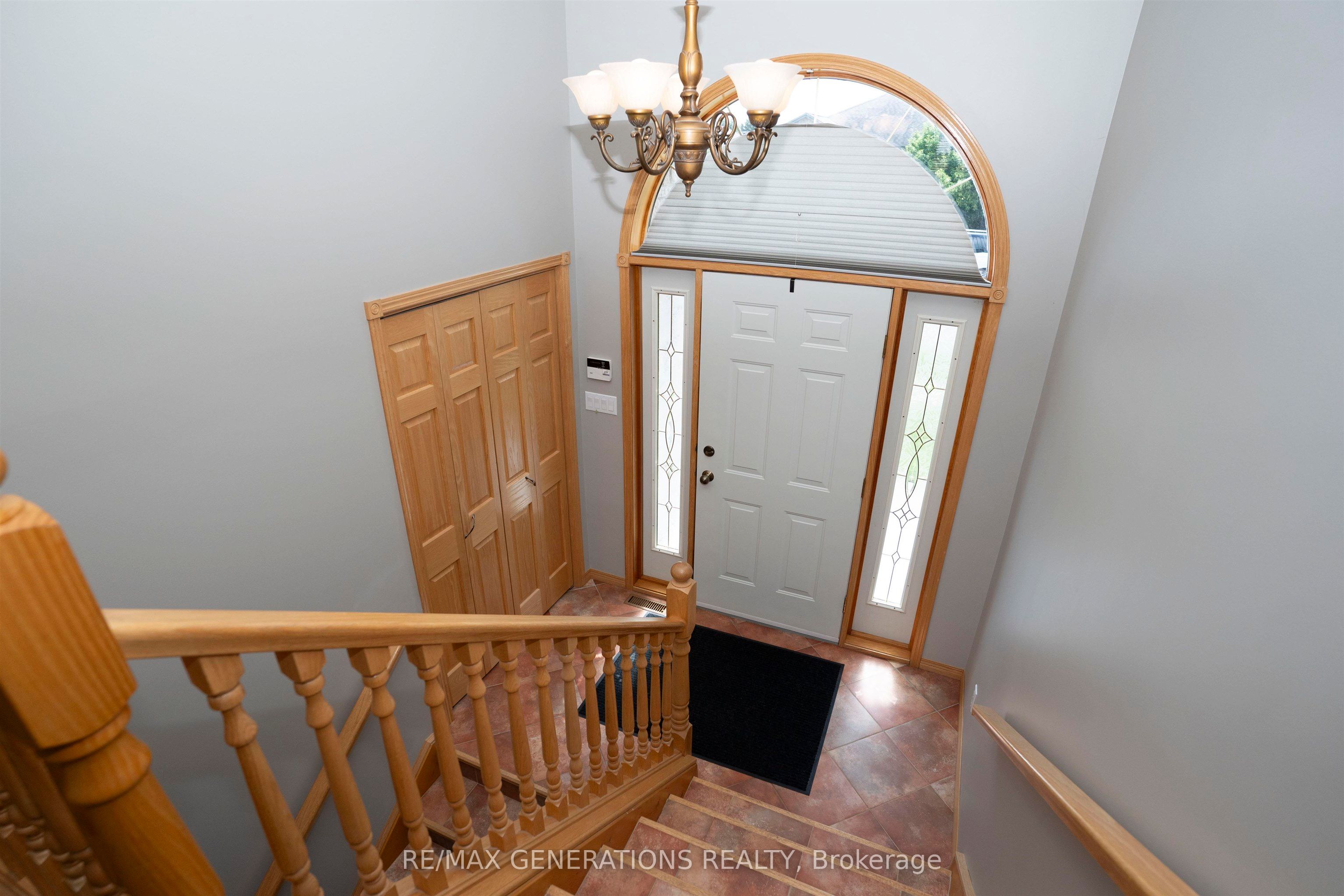 316 FAIRBROOKE Crescent, Thunder Bay, ON P7B 6Z7 photo 2