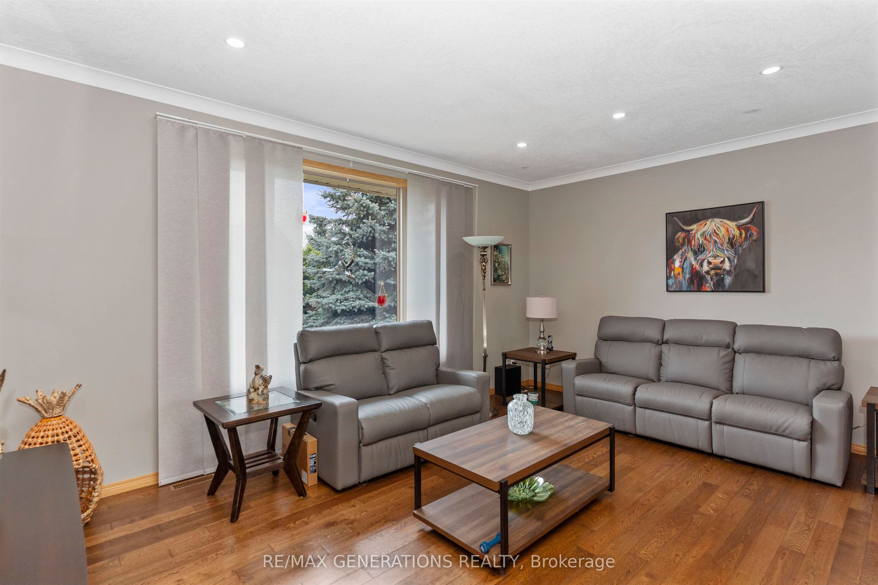 316 FAIRBROOKE Crescent, Thunder Bay, ON P7B 6Z7 photo 3