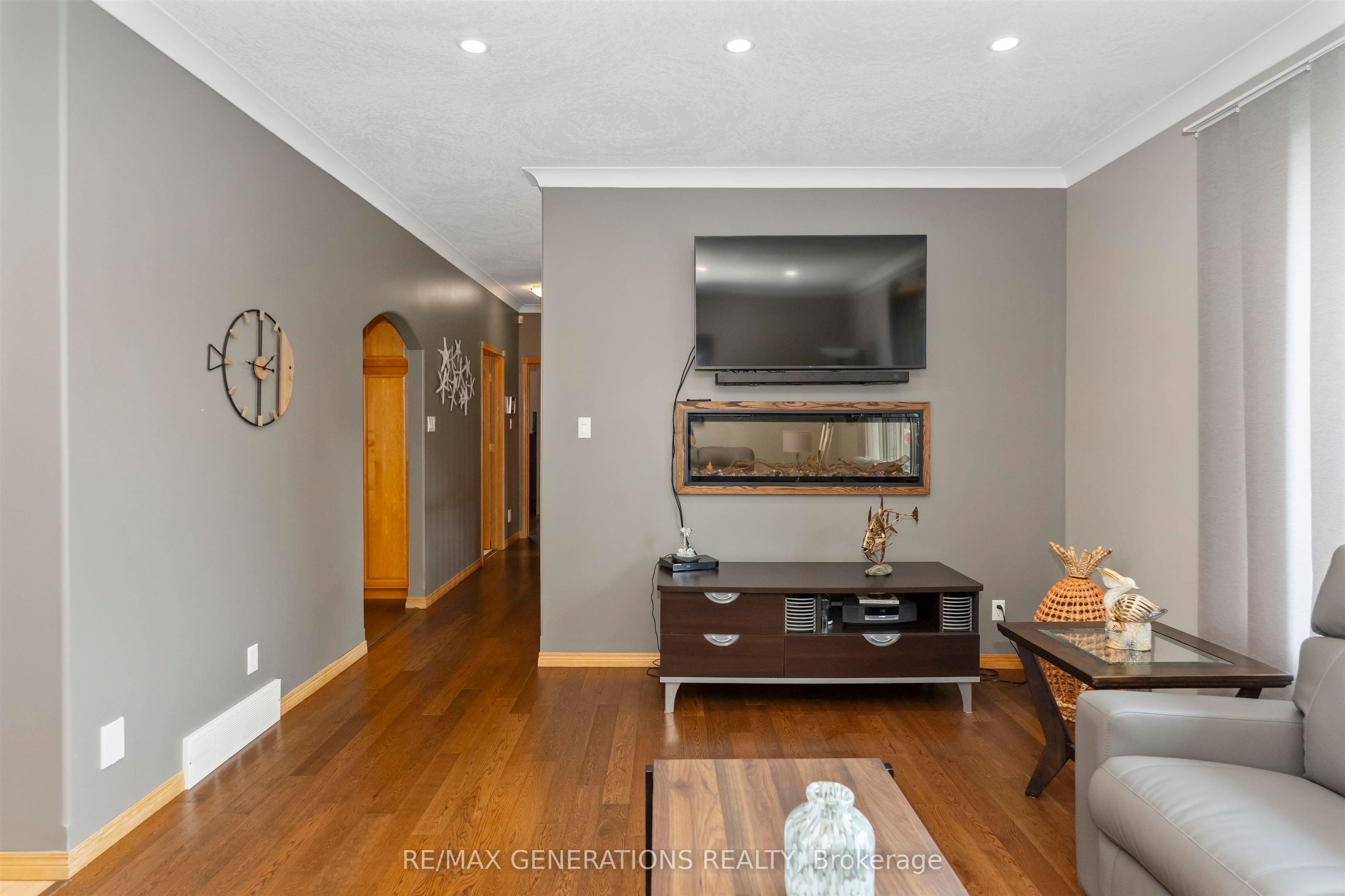 316 FAIRBROOKE Crescent, Thunder Bay, ON P7B 6Z7 photo 5
