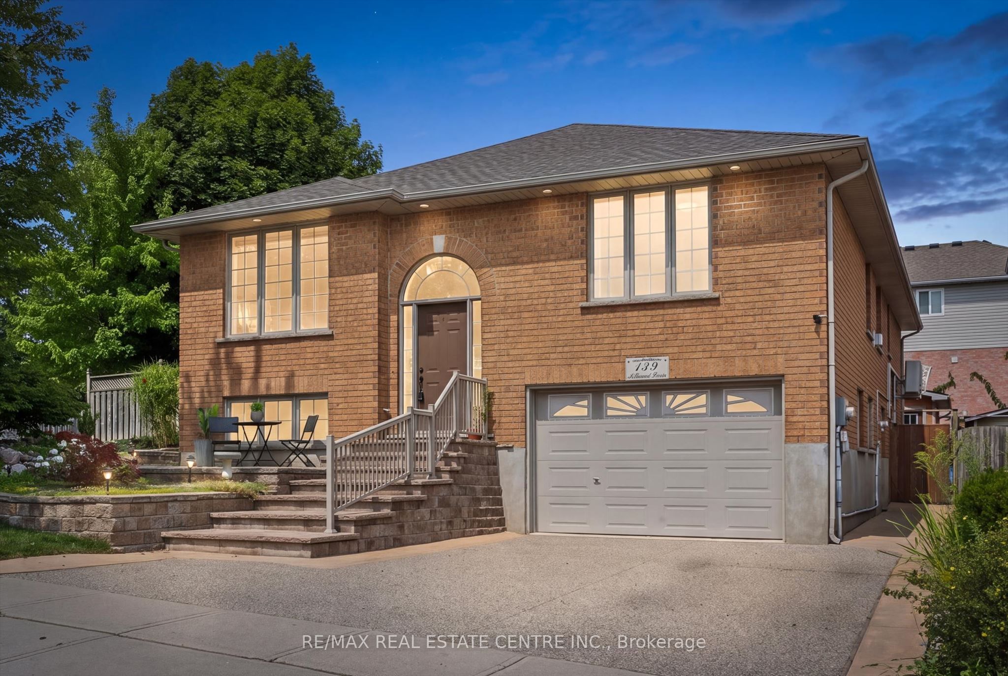 139 Attwood Drive, Cambridge, ON N1T 2A5 photo 2