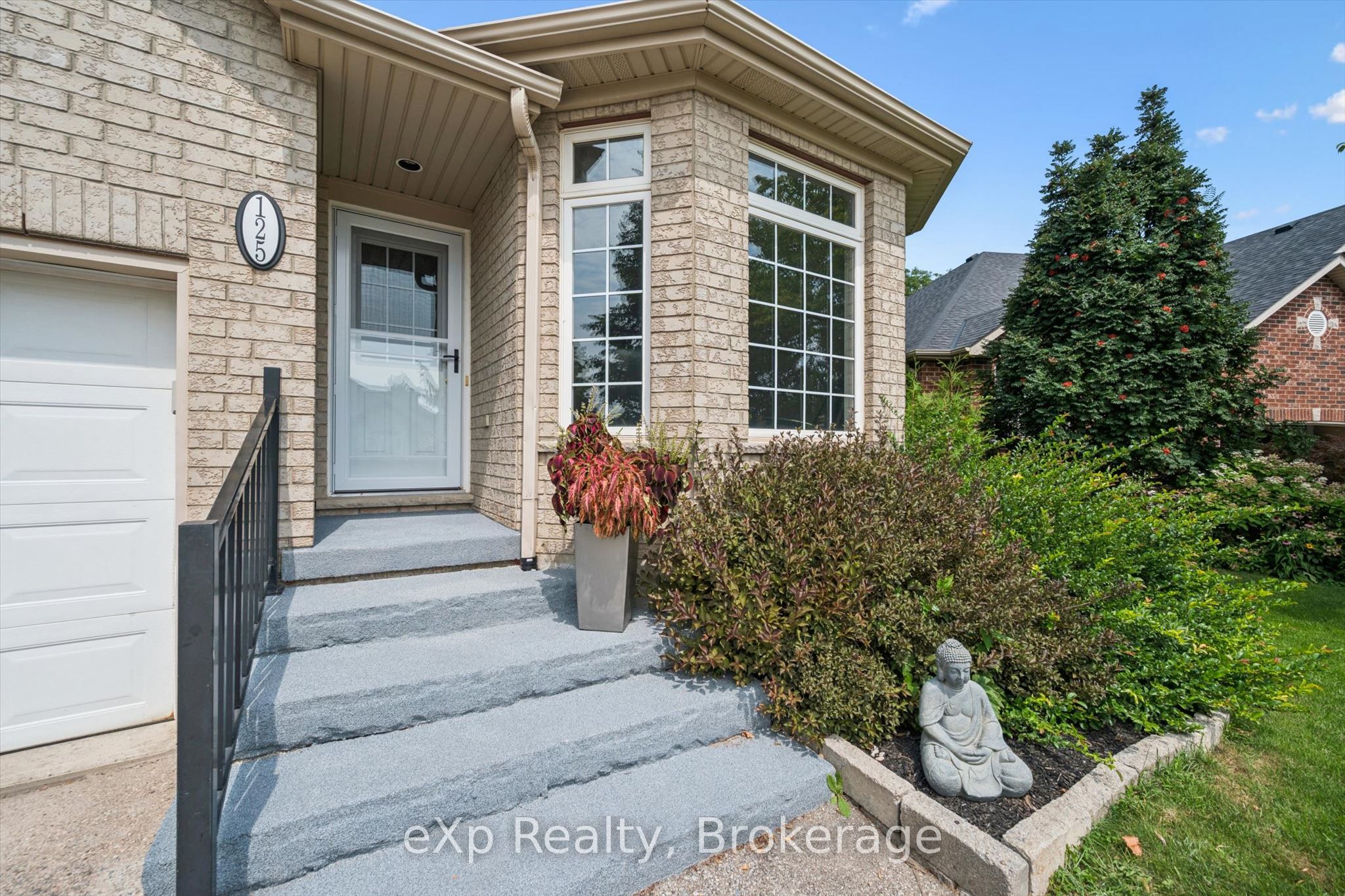125 Halls Drive, Centre Wellington, ON N0B 1S0 photo 3