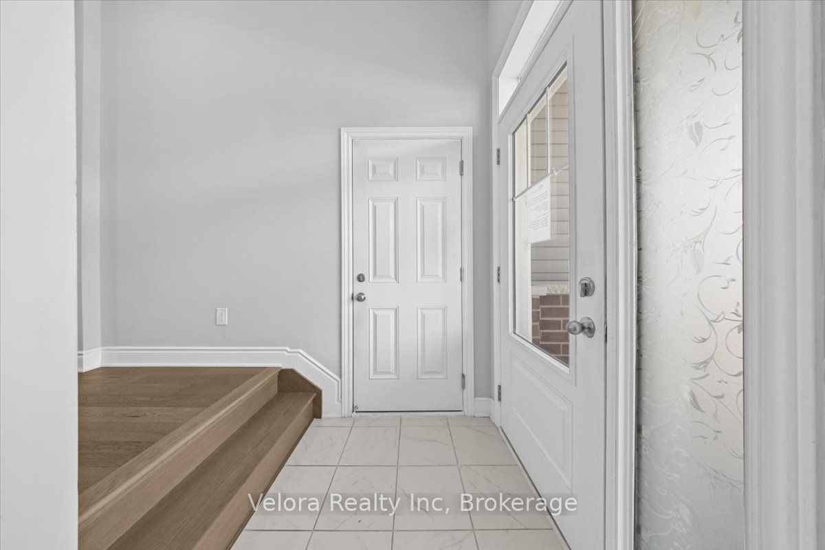 557 Flagstaff Drive, Barrhaven, ON K2J 7B3 photo 4
