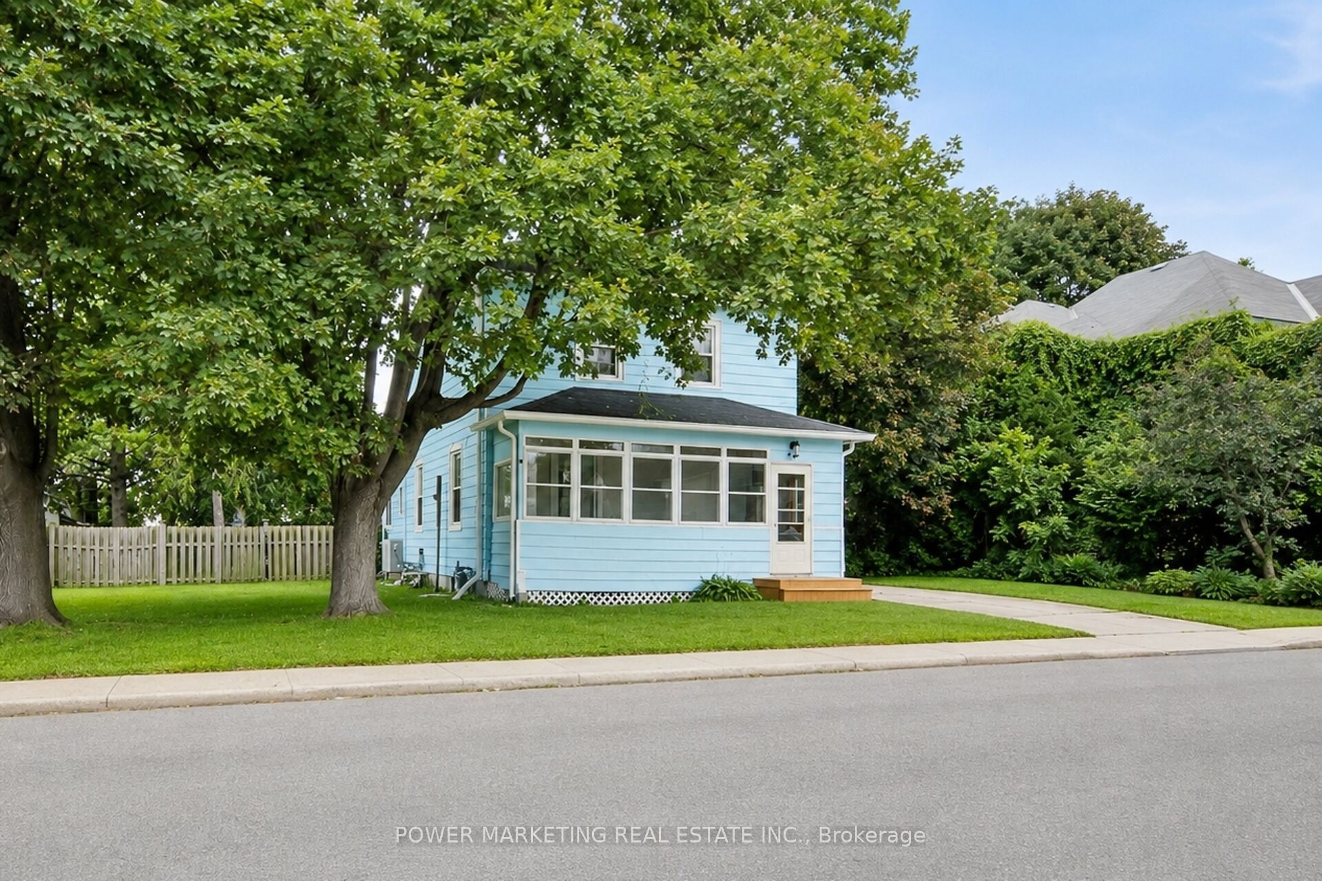 28 MONTAGUE Street, Smiths Falls, ON K7A 2M1 photo 2