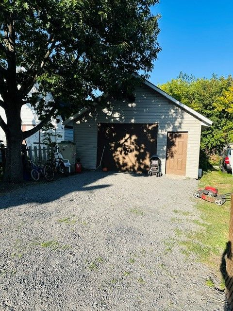 221 St Felix Street 221-221A, Cornwall, ON K6H 5A4 photo 3