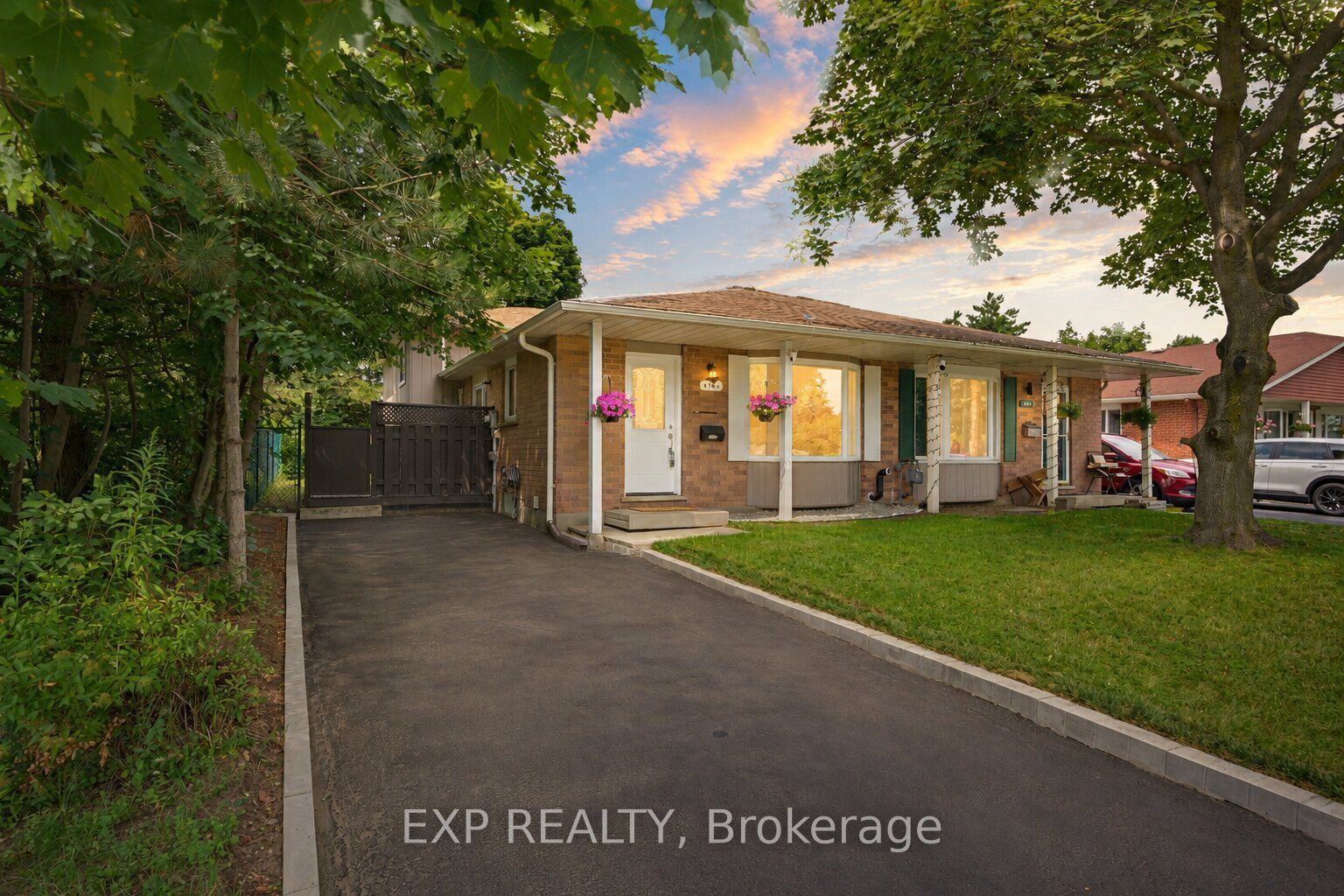 475 Kingscourt Drive A, Waterloo, ON N2K 2X9