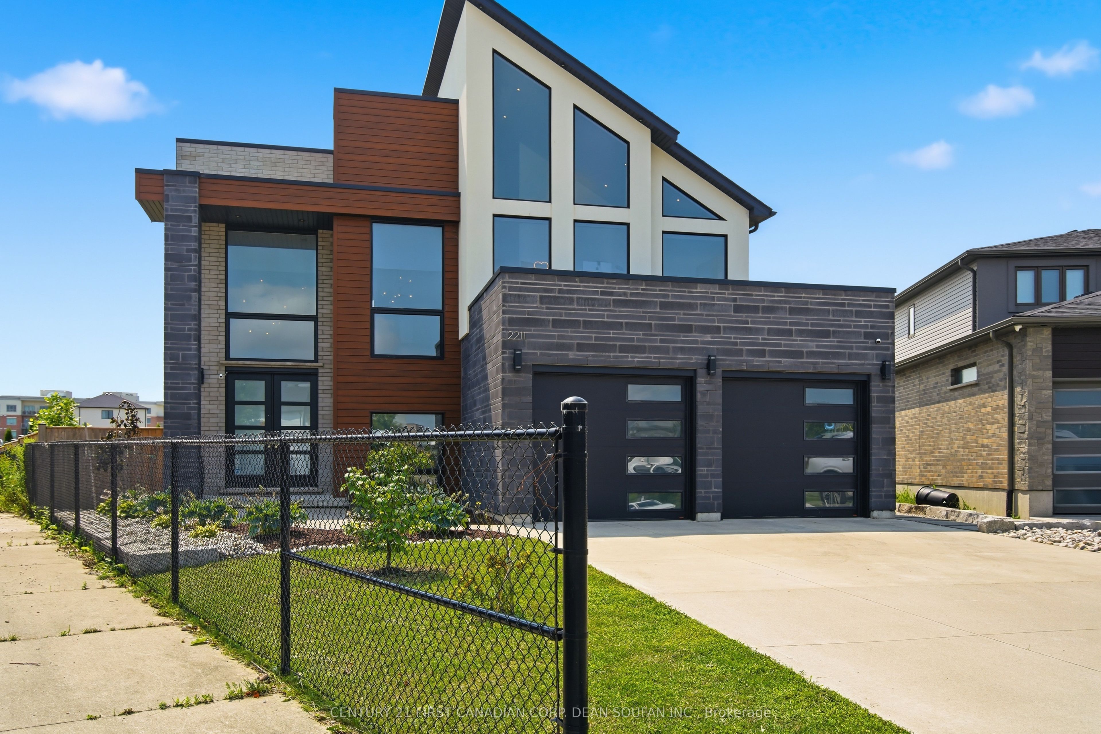 2211 Wateroak Drive, London North, ON N6G 0R1 photo 3