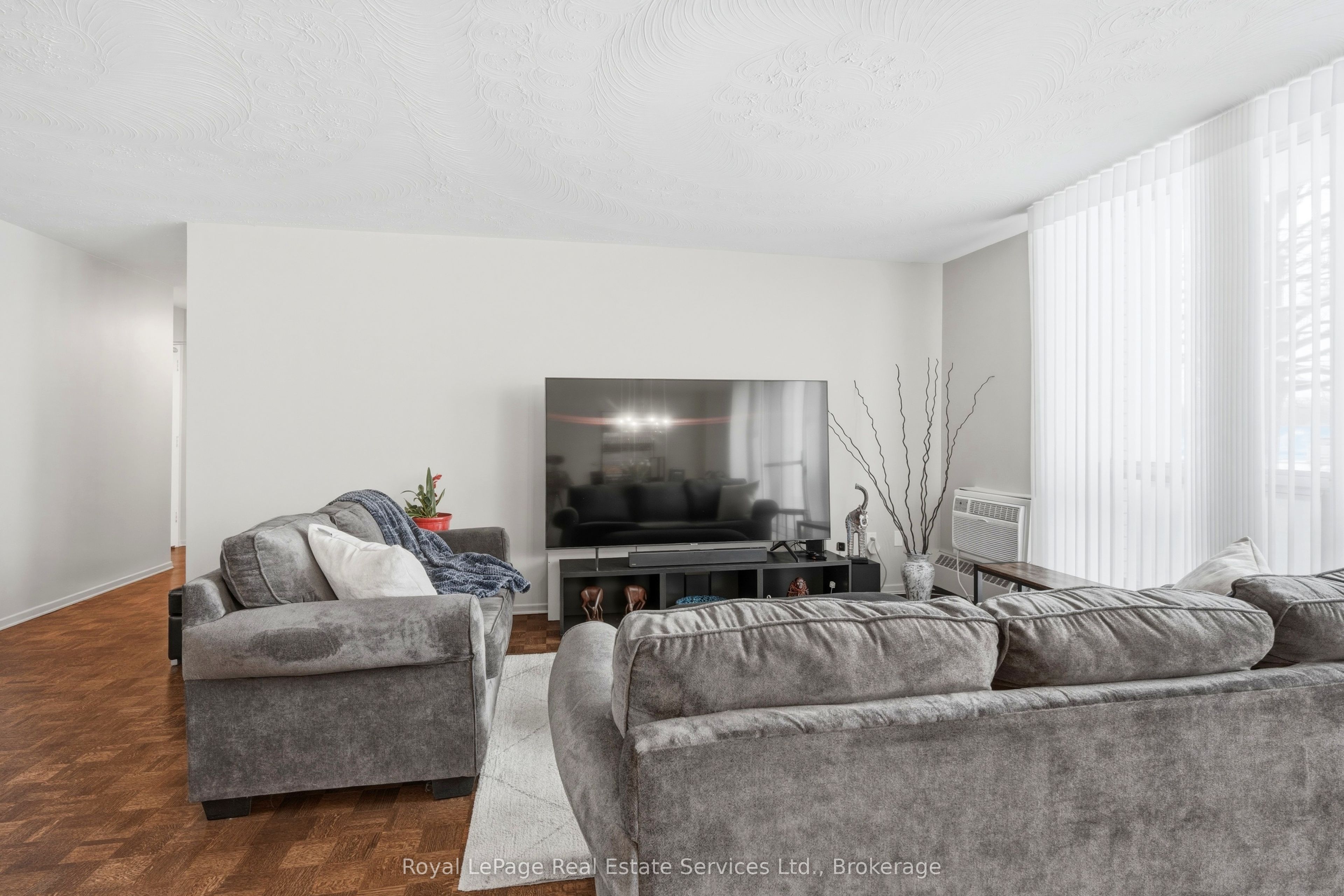 15 Towering Heights Boulevard 102, St. Catharines, ON L2T 3G7 photo 4