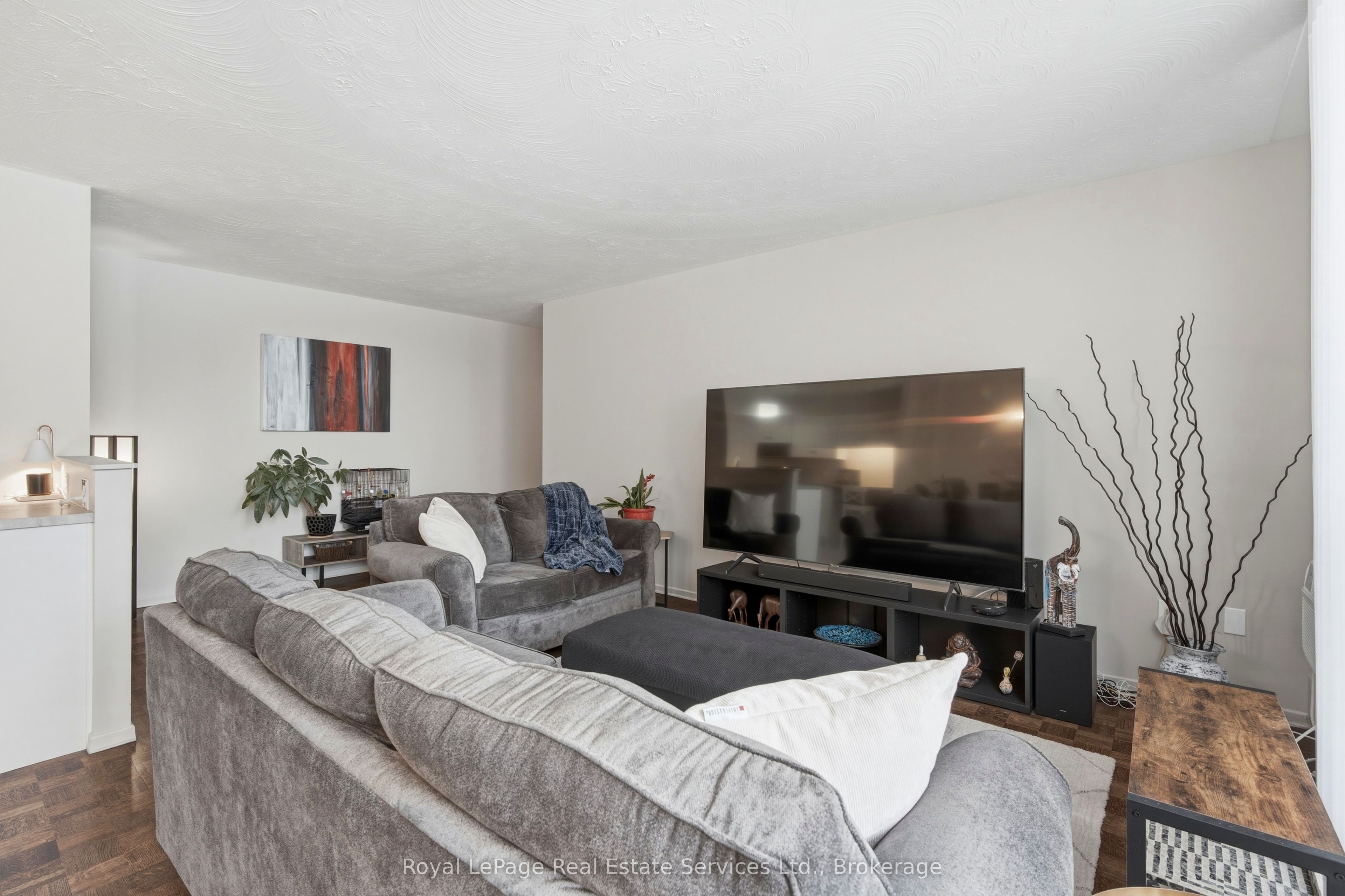 15 Towering Heights Boulevard 102, St. Catharines, ON L2T 3G7 photo 5