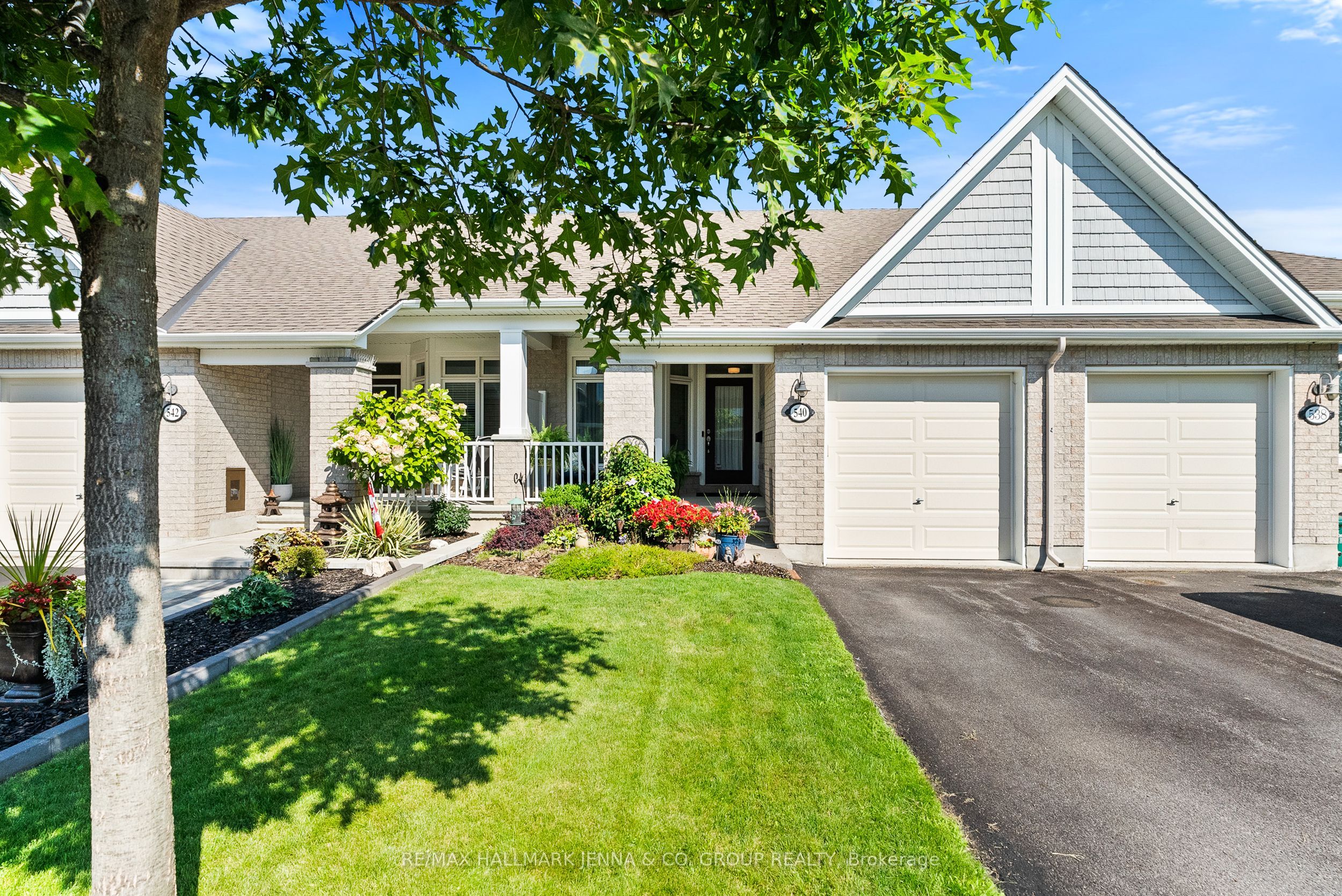 540 Silverbell Crescent, Blossom Park - Airport and Area, ON K1T 0P1
