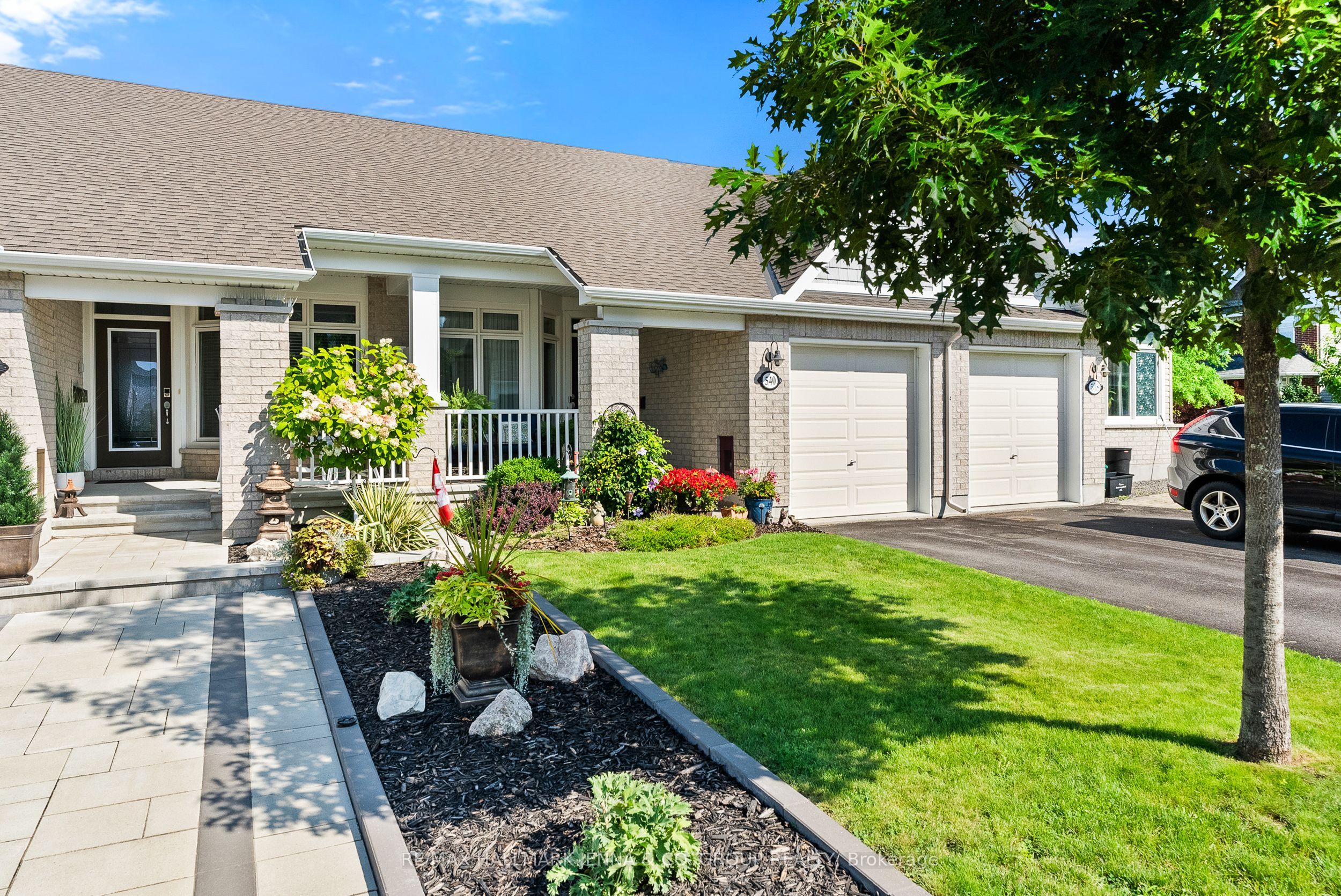 540 Silverbell Crescent, Blossom Park - Airport and Area, ON K1T 0P1 photo 3