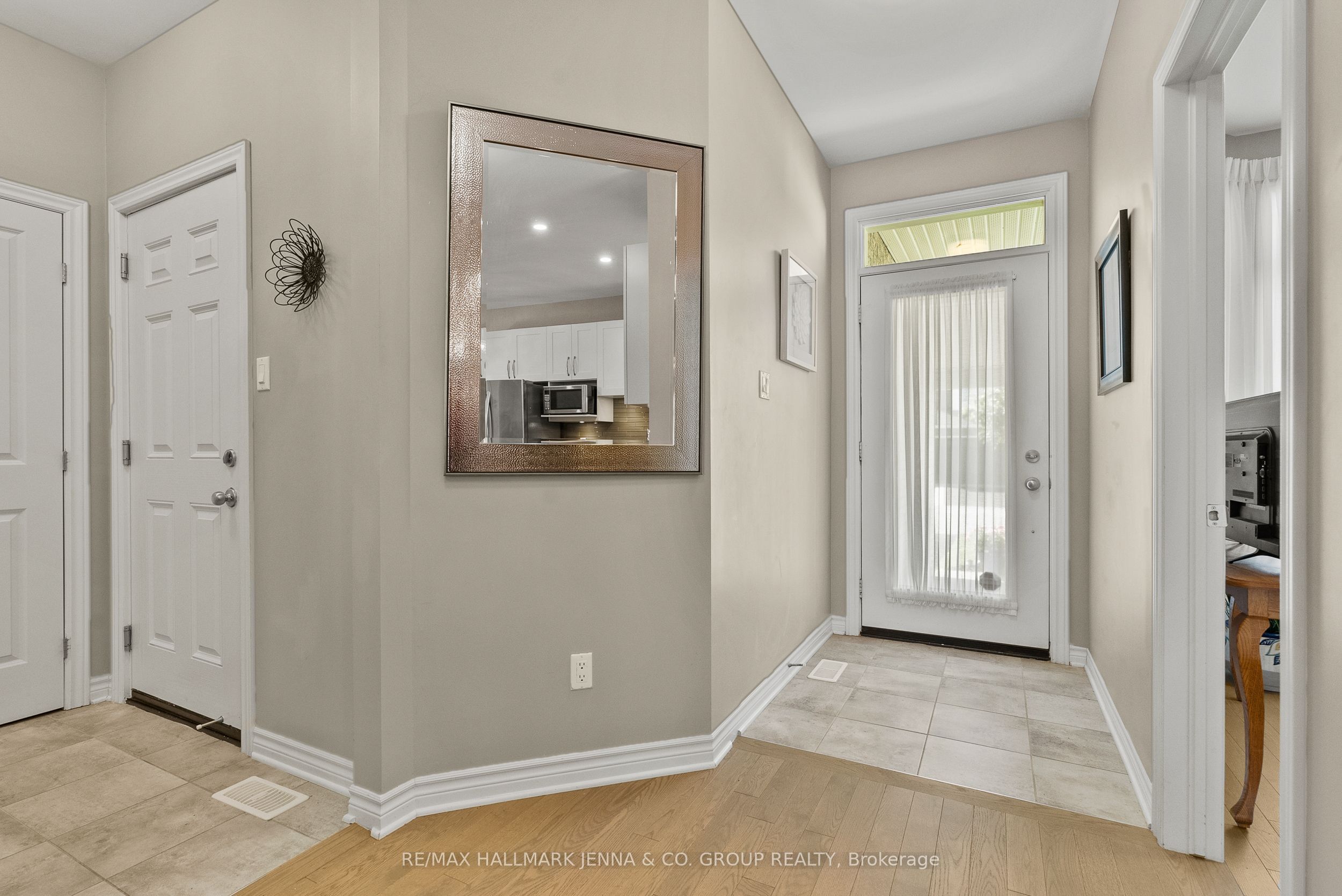 540 Silverbell Crescent, Blossom Park - Airport and Area, ON K1T 0P1 photo 5