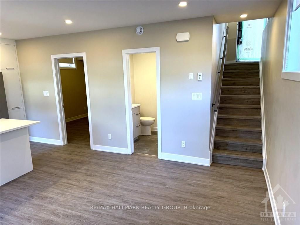 320 Mona Avenue B, Vanier and Kingsview Park, ON K1L 7A2 photo 5