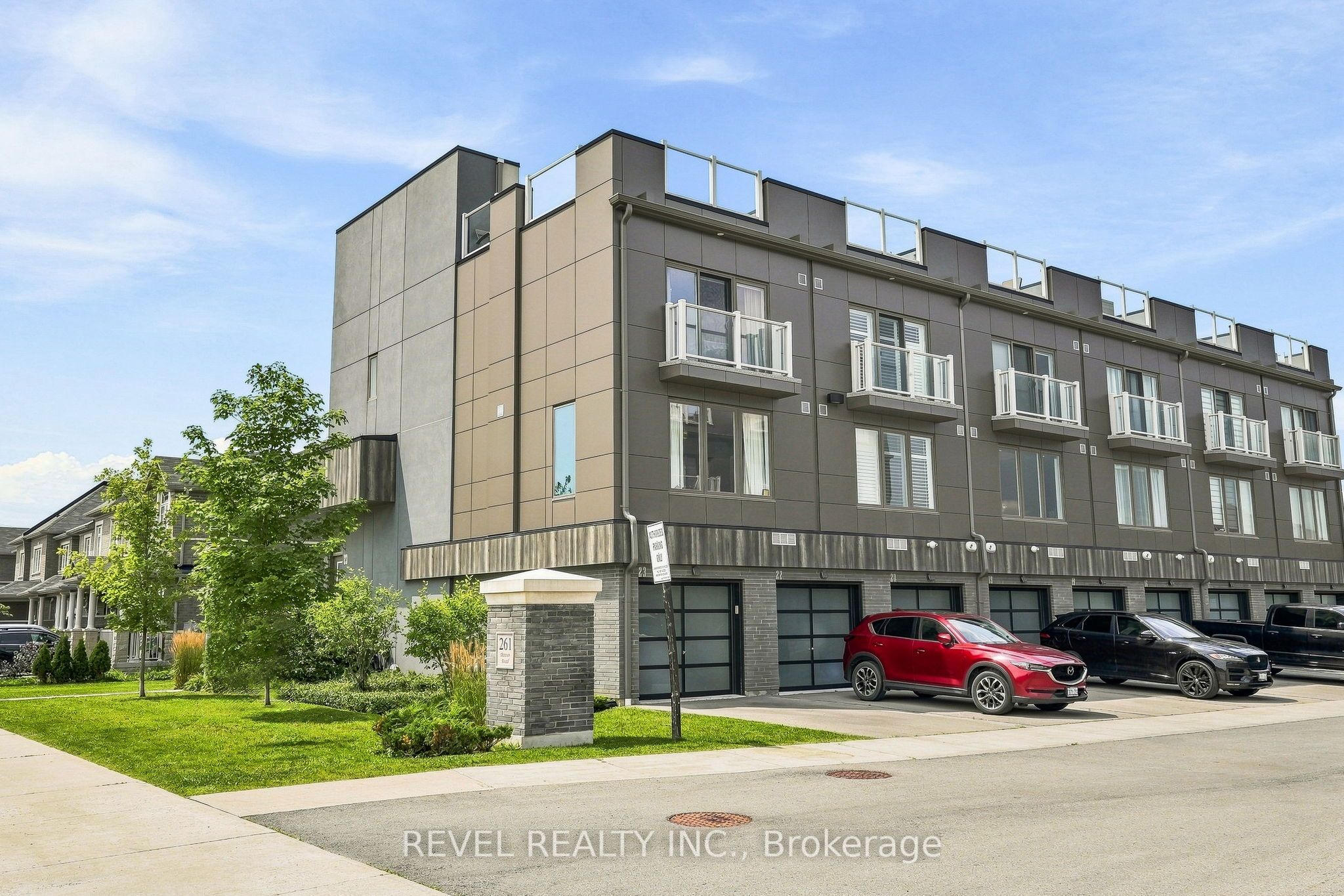 261 Skinner Road 23, Hamilton, ON L8B 1W6 photo 2