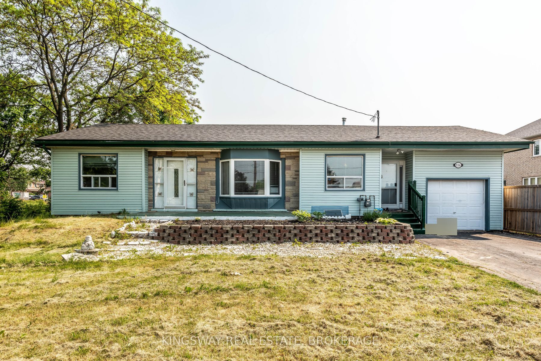 556 Barton Street E, Hamilton, ON L8E 5N3 photo 2