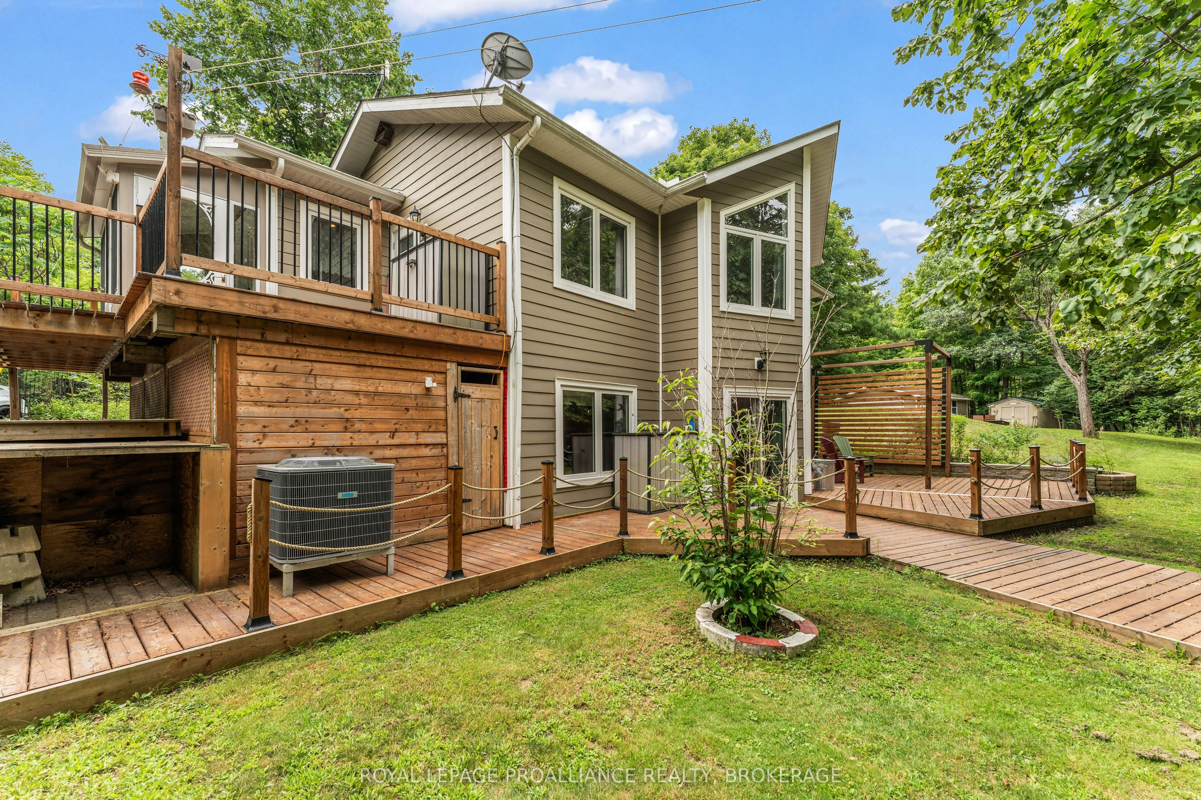 1082 Spring Mill Lane, Perth Road, Frontenac, ON K0H 2L0 photo 3