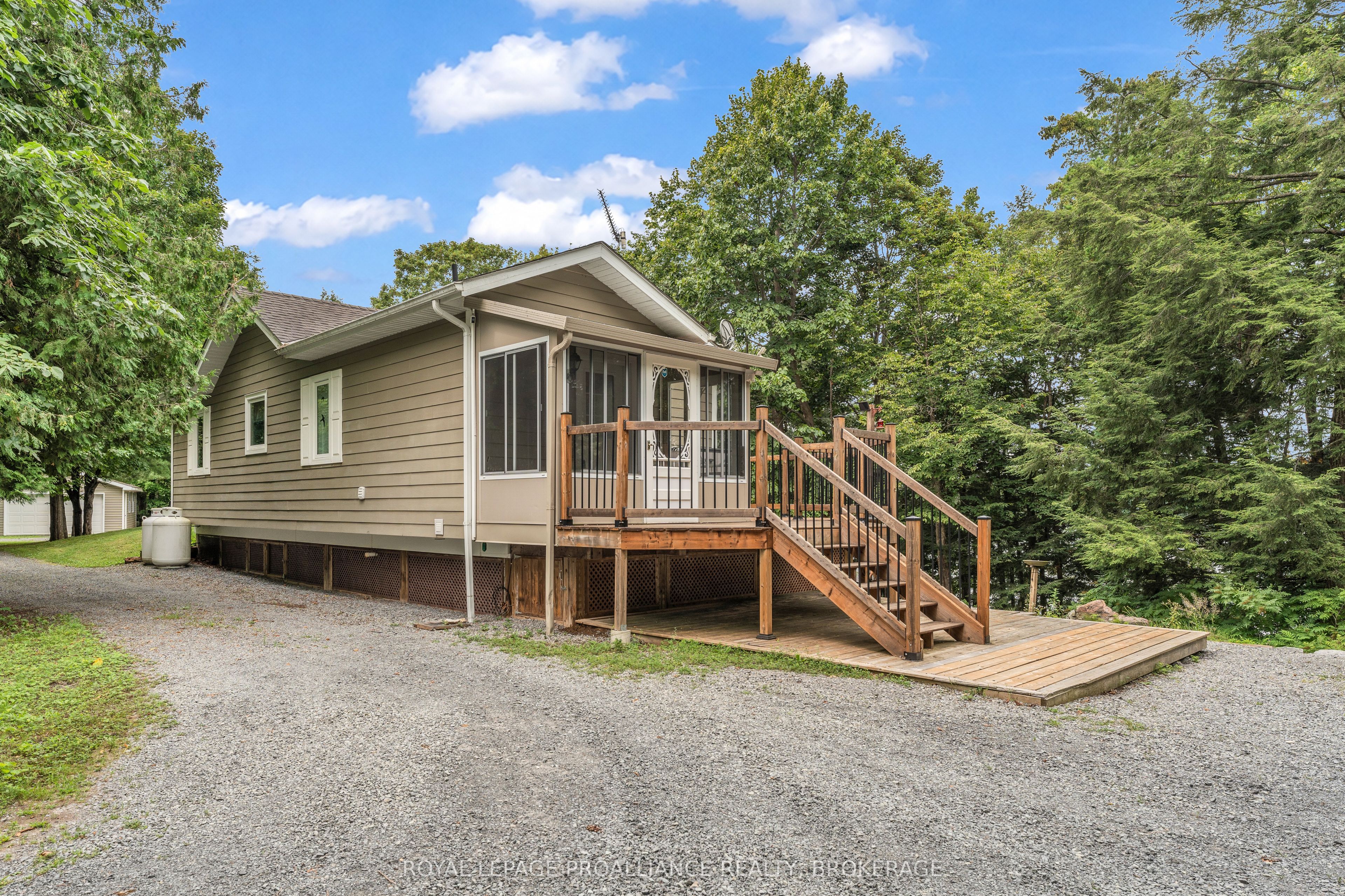 1082 Spring Mill Lane, Perth Road, Frontenac, ON K0H 2L0 photo 4