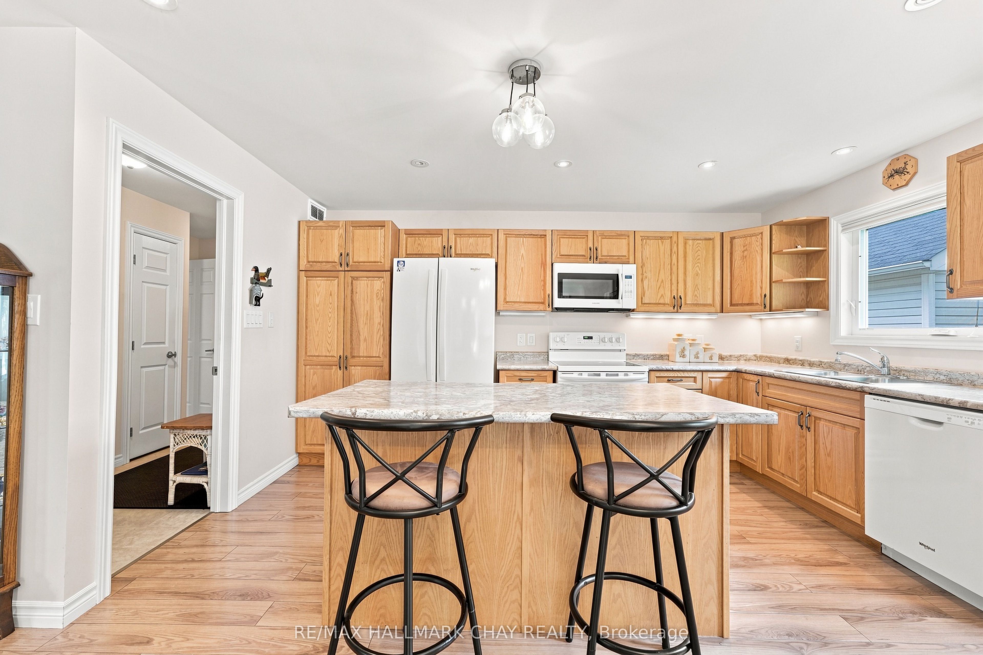 156 Pineridge Gate, Gravenhurst, ON P1P 0A3 photo 5