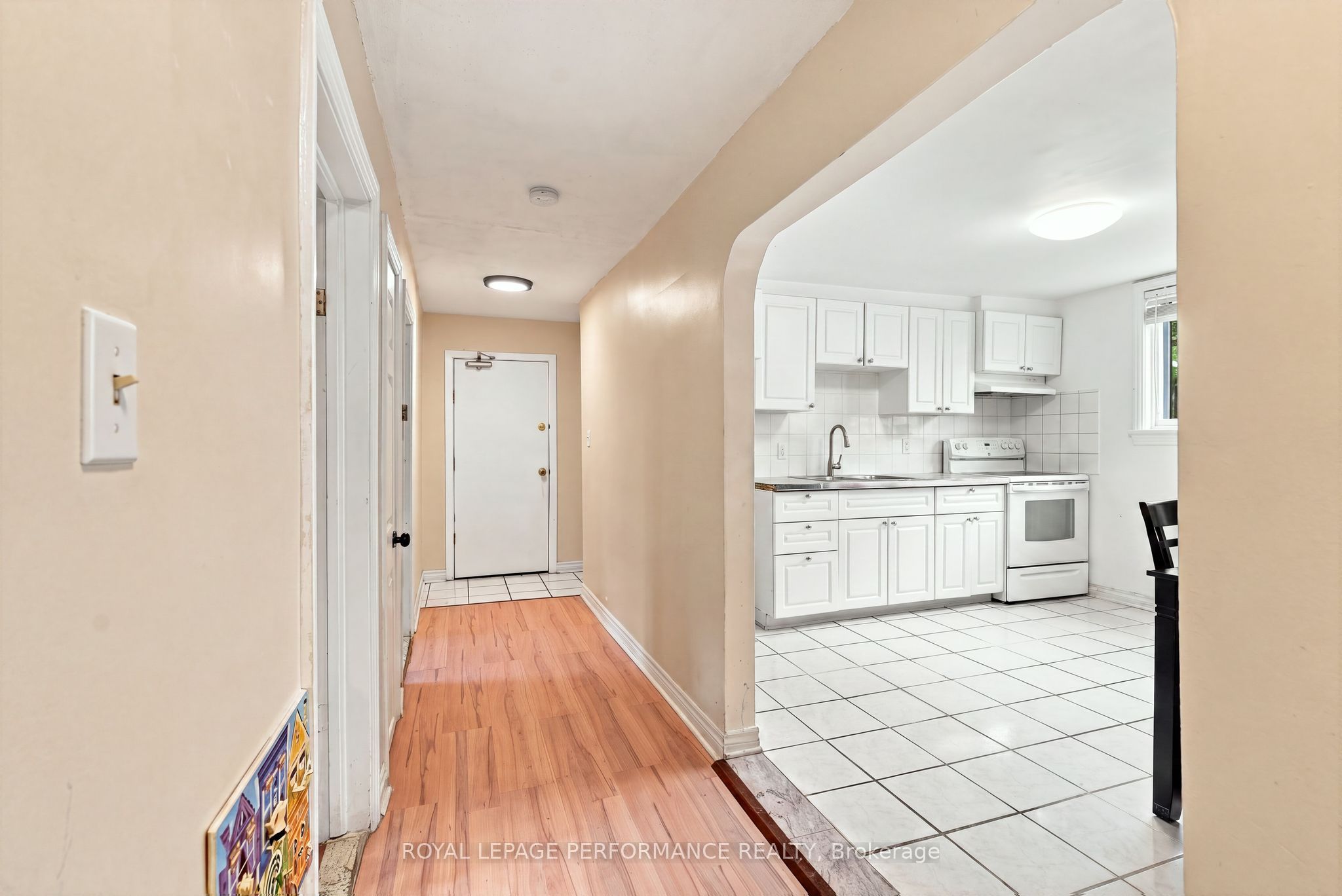 251 Ste Monique Street 1, Vanier and Kingsview Park, ON K1L 7P6 photo 3