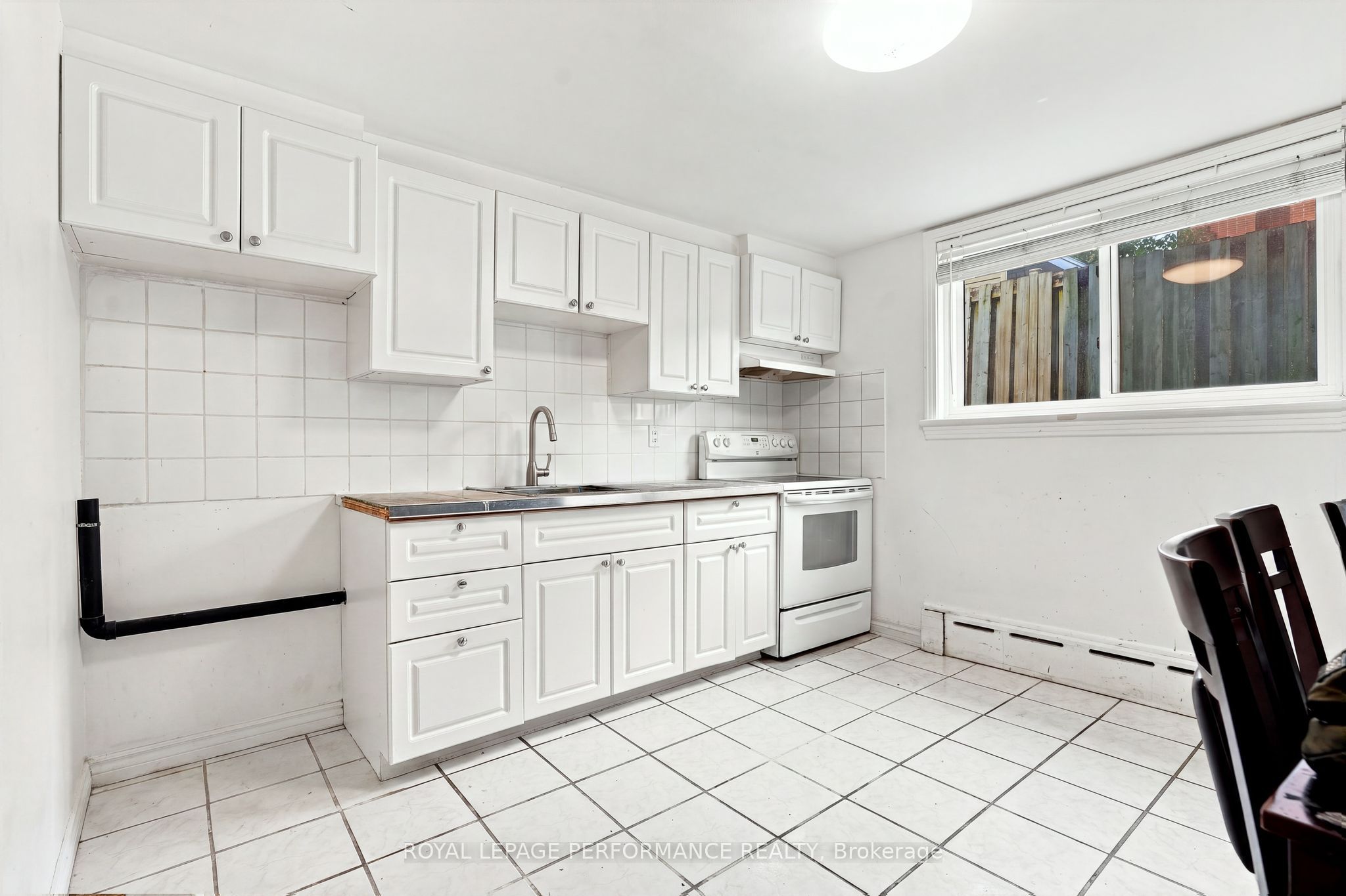 251 Ste Monique Street 1, Vanier and Kingsview Park, ON K1L 7P6 photo 4