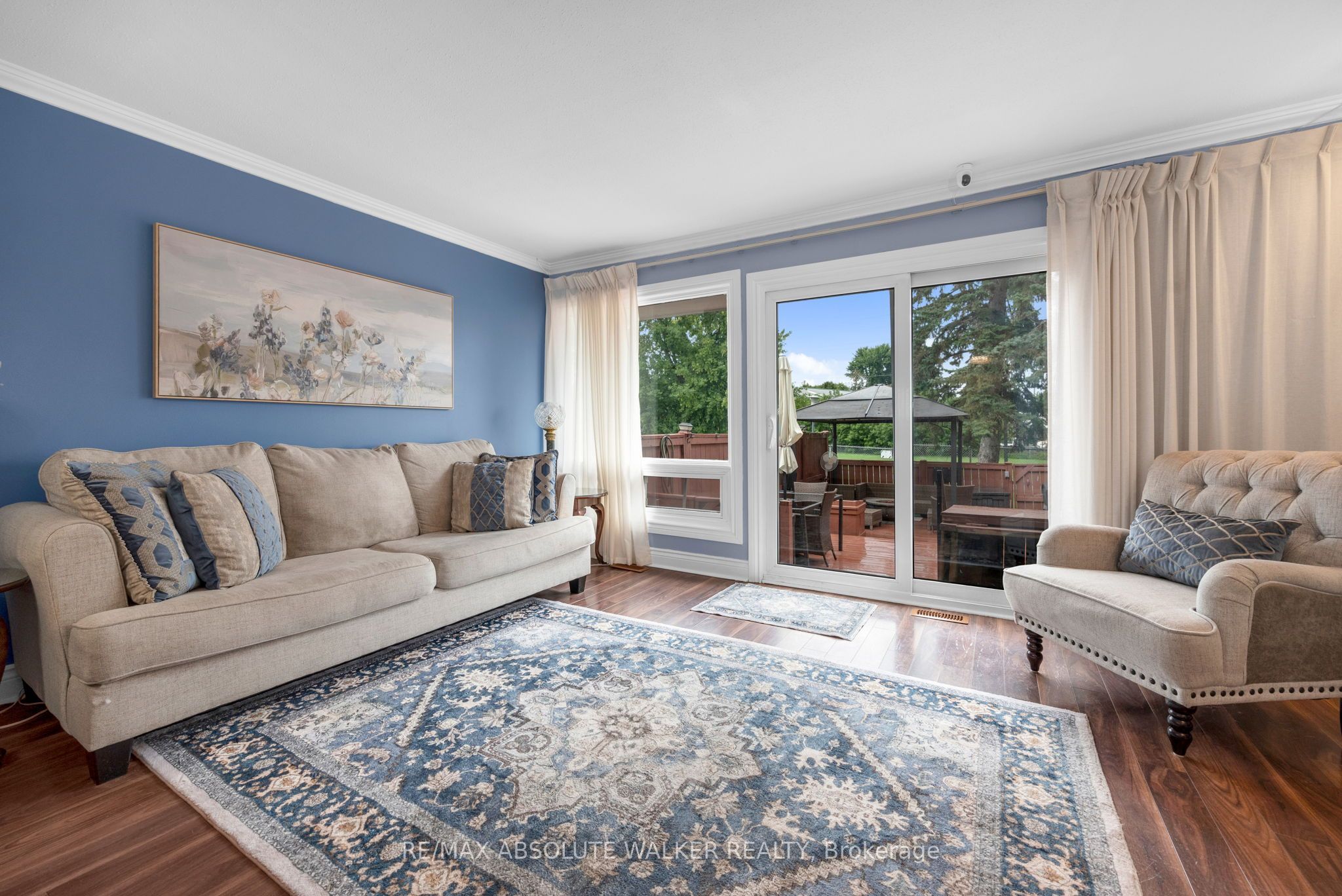 1752 Stonehenge Crescent, Cyrville - Carson Grove - Pineview, ON K1B 4Z9 photo 4