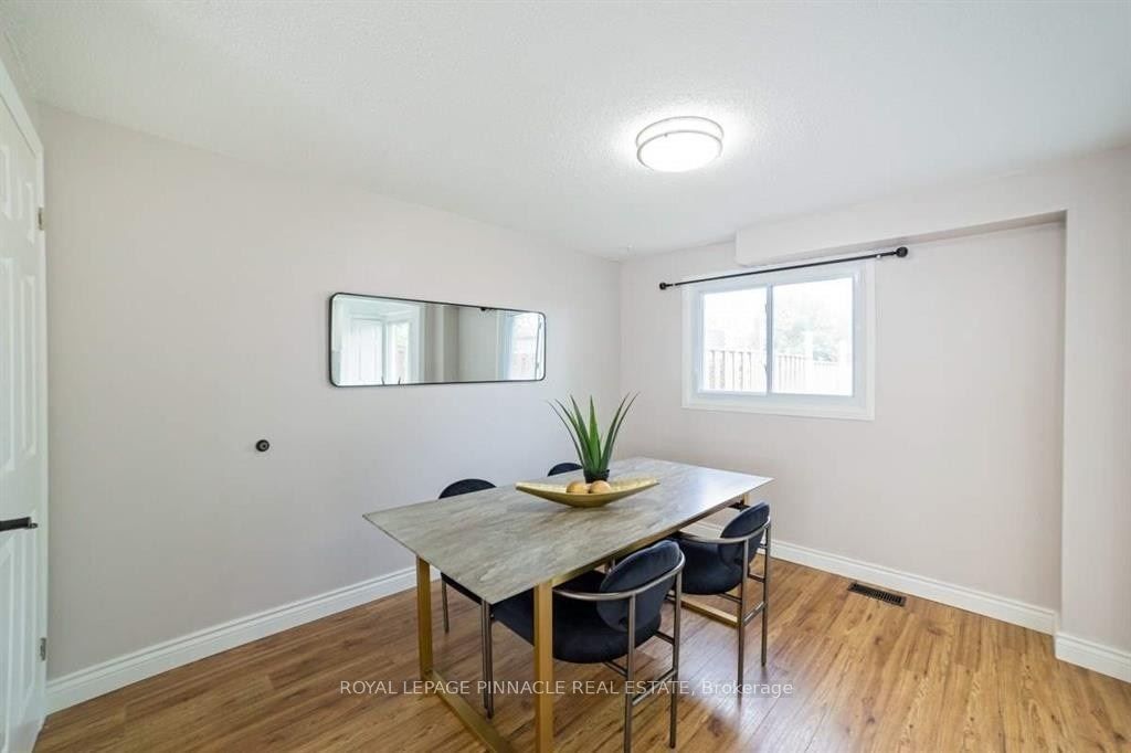 733 Parkview Crescent, Cambridge, ON N3H 5A1 photo 5