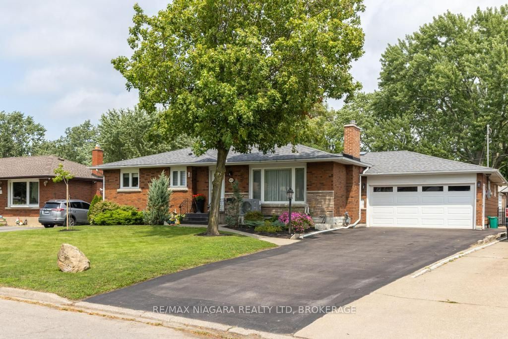 8624 Champlain Drive, Niagara Falls, ON L2G 6Y6