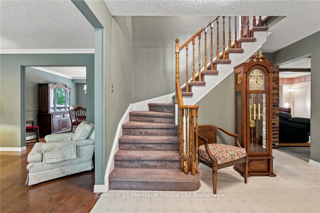 243 Tatlock Court, Waterloo, ON N2L 5Y6 photo 5