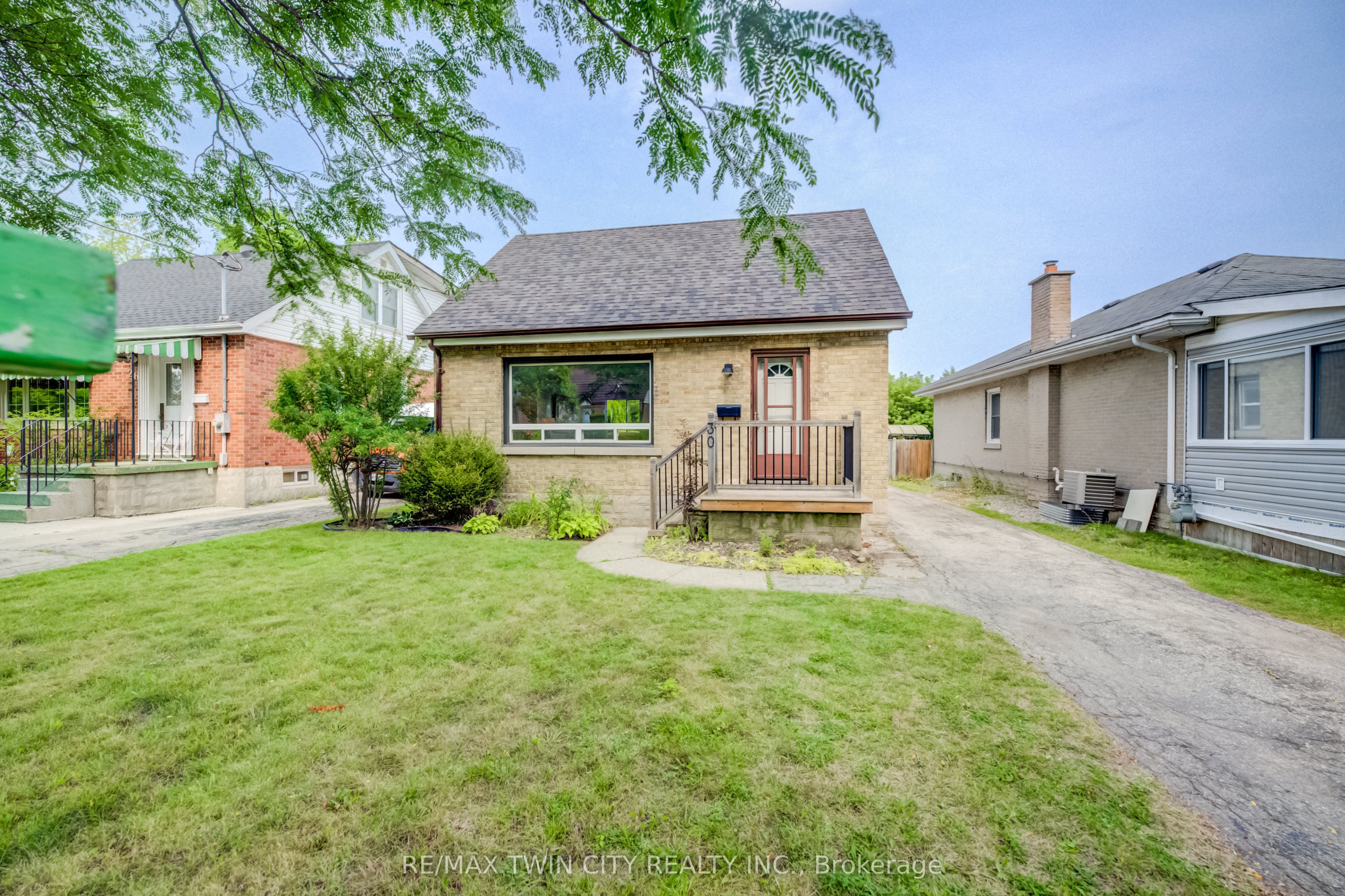 30 Indiana Street, Waterloo, ON N2H 2A5