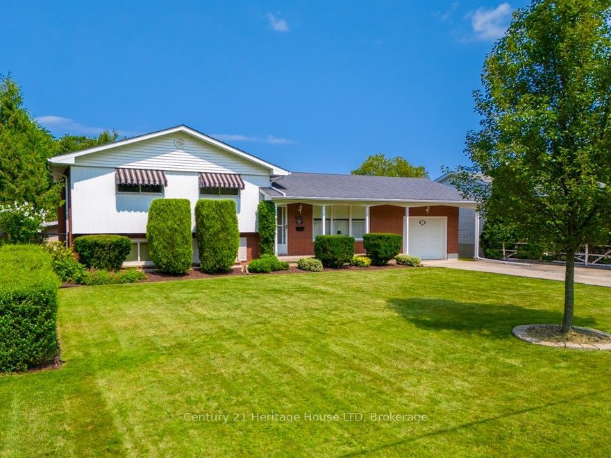 121 Lockhart Drive, St. Catharines, ON L2T 1W3 photo 2