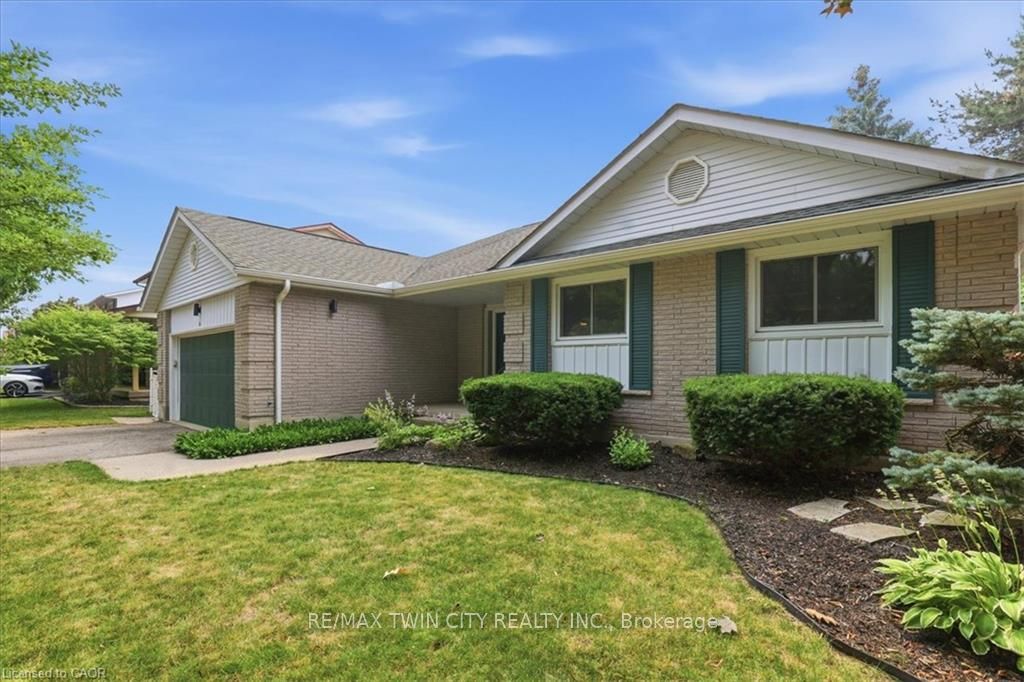 369 Crimson Drive, Waterloo, ON N2K 2V2 photo 3